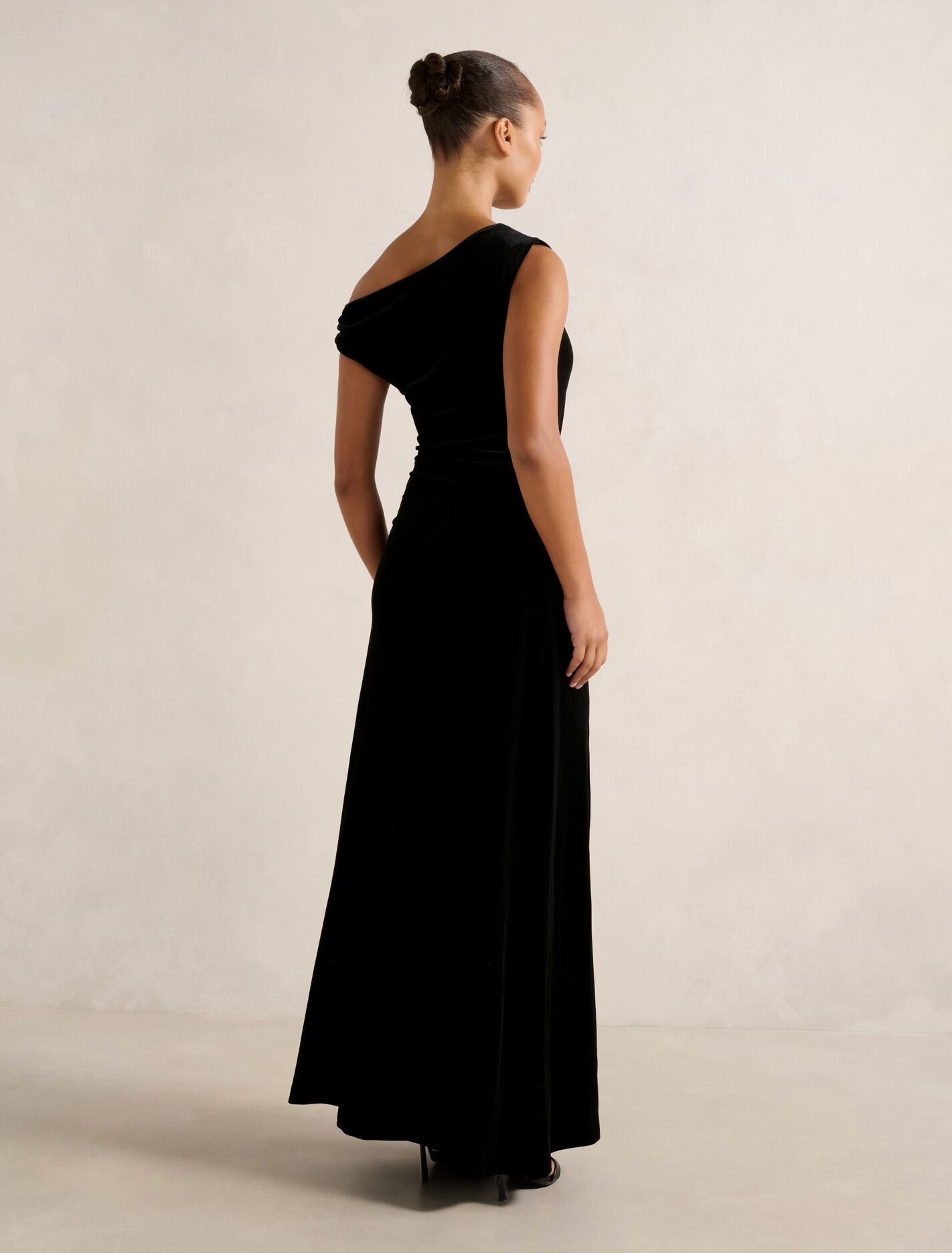 Winslet Off Shoulder Velvet Dress Forever New