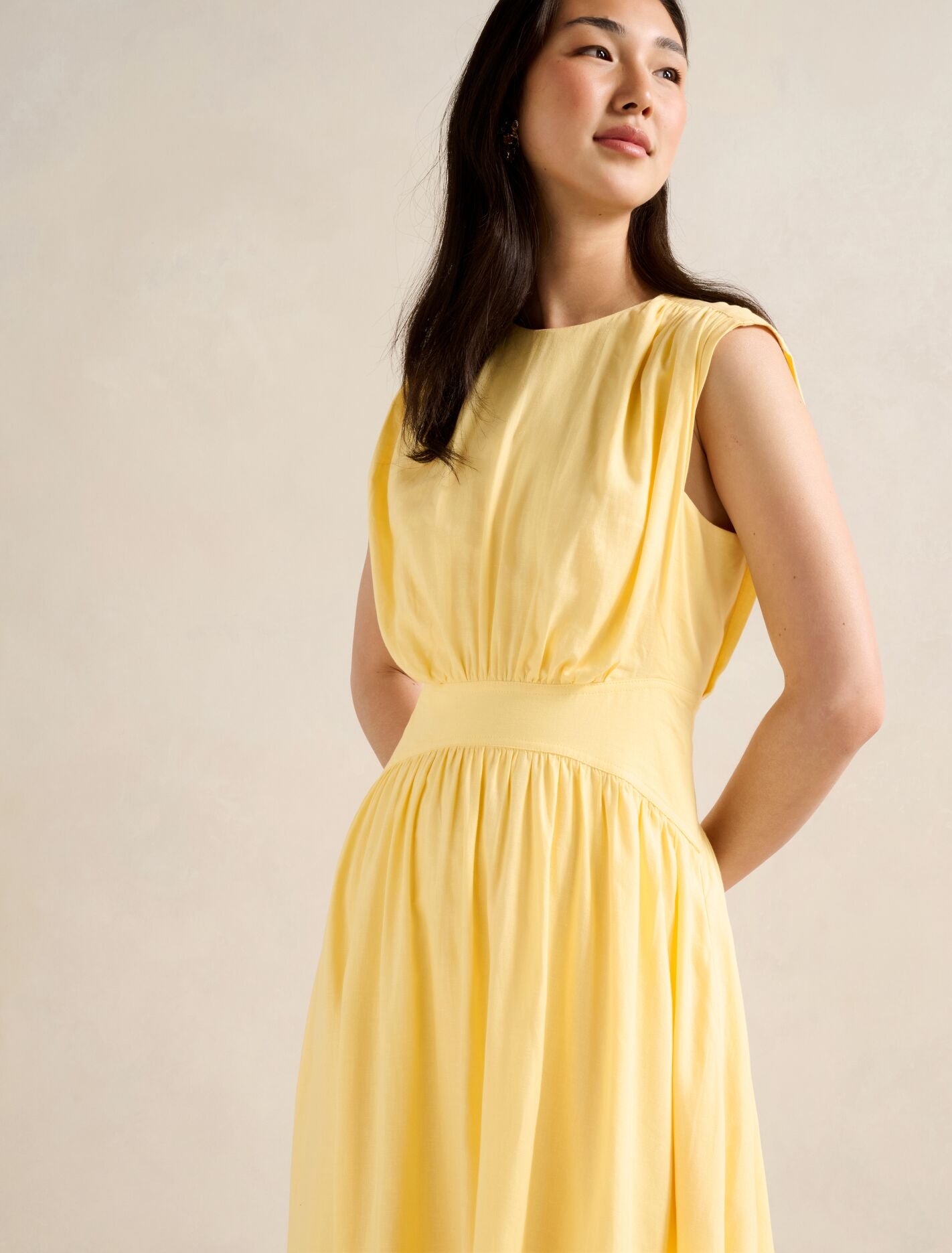 Isobel Tapered Waist Linen Midi Dress Forever New
