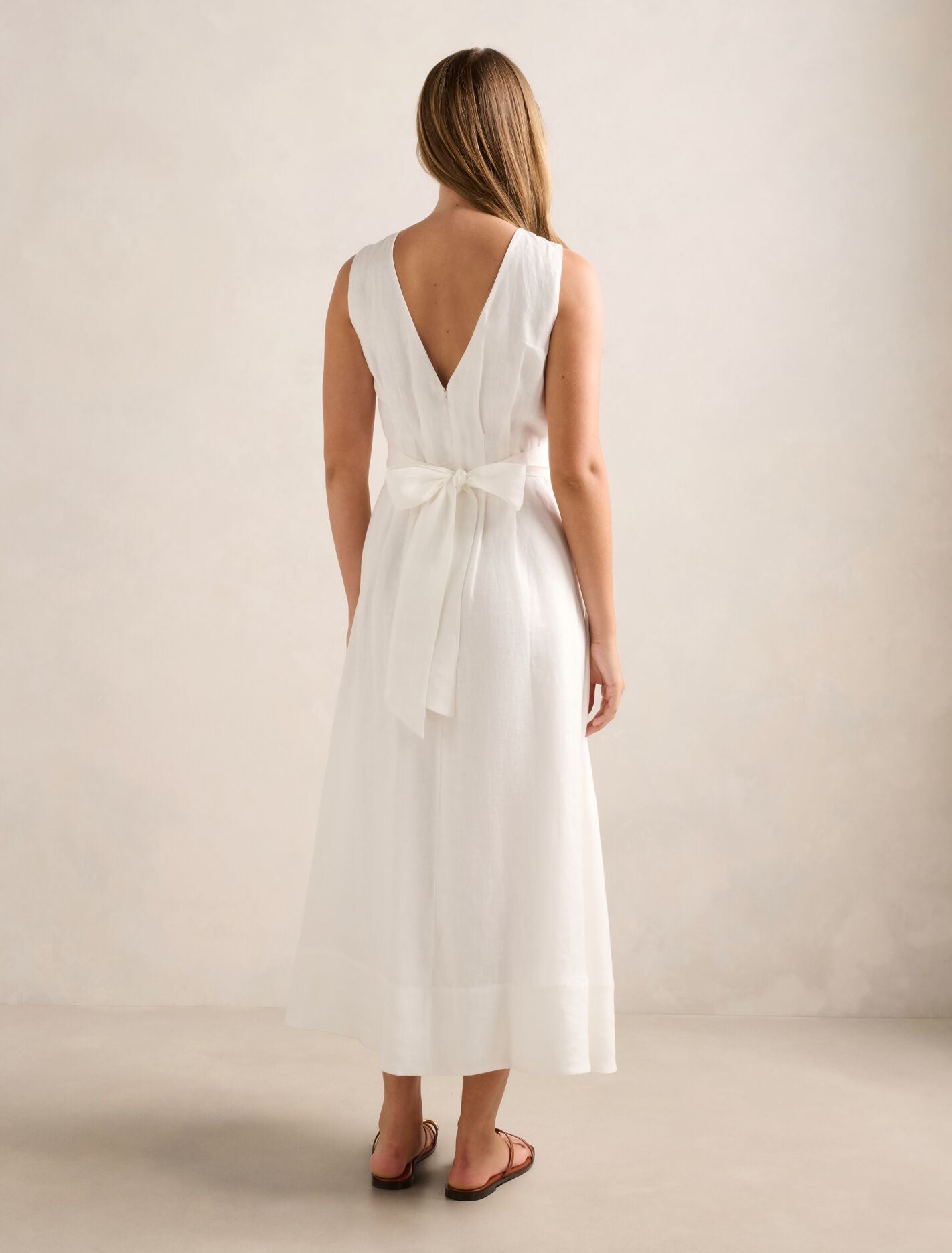 Rosie Linen Sleeveless Tuck Midi Dress Forever New