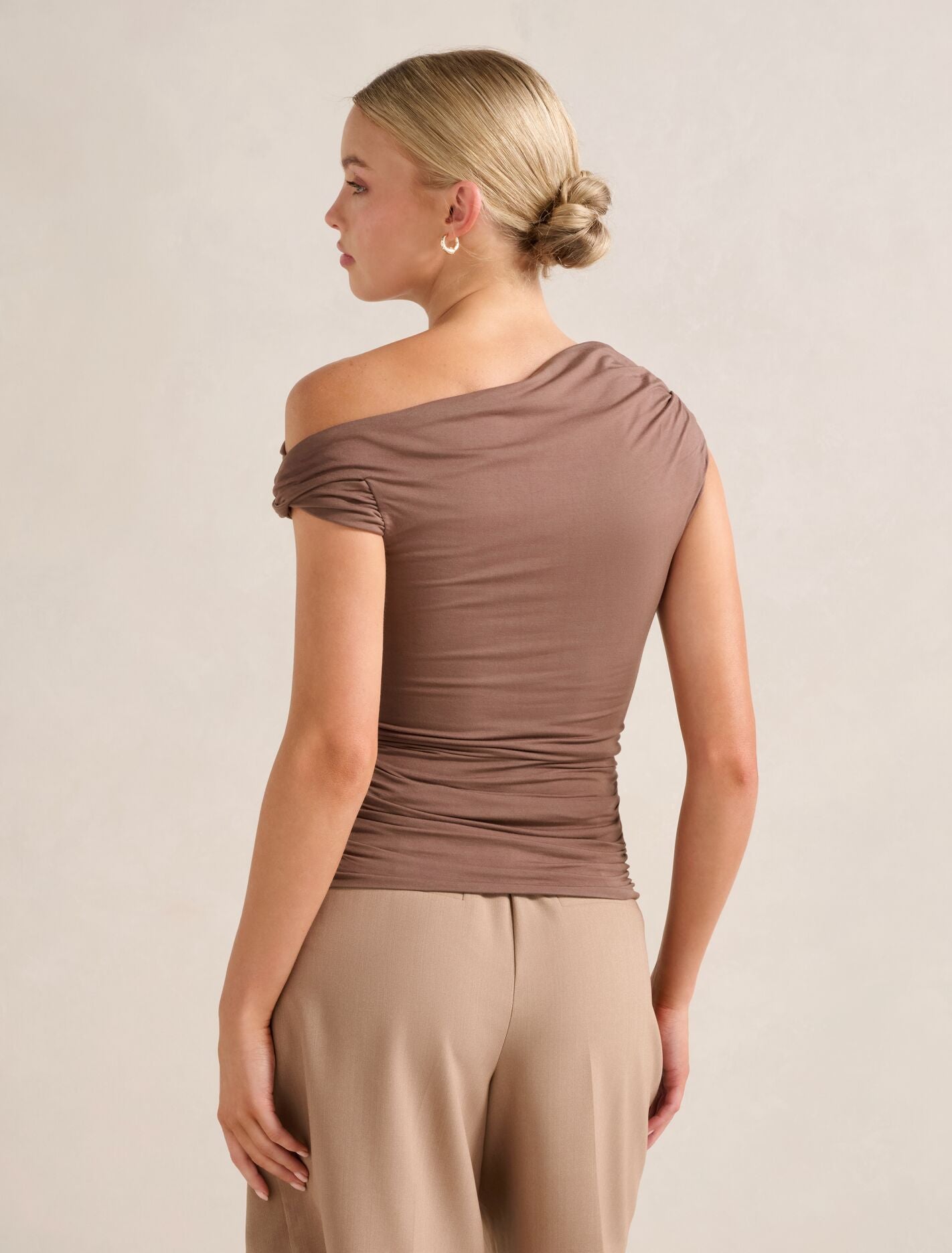 Rylee Tipped Shoulder Top Forever New