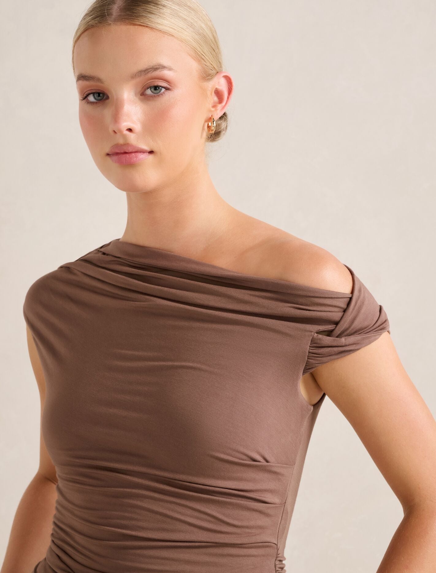 Rylee Tipped Shoulder Top Forever New