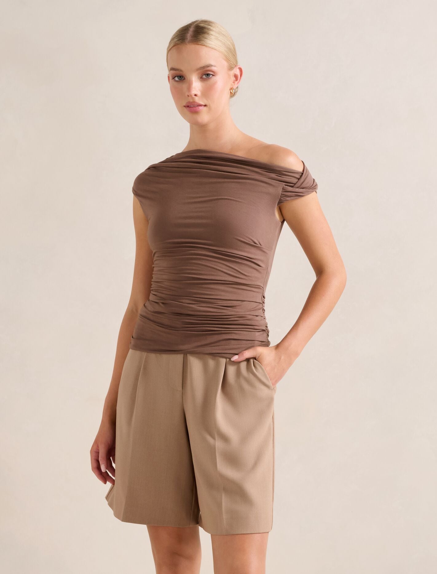 Rylee Tipped Shoulder Top Earth Forever New