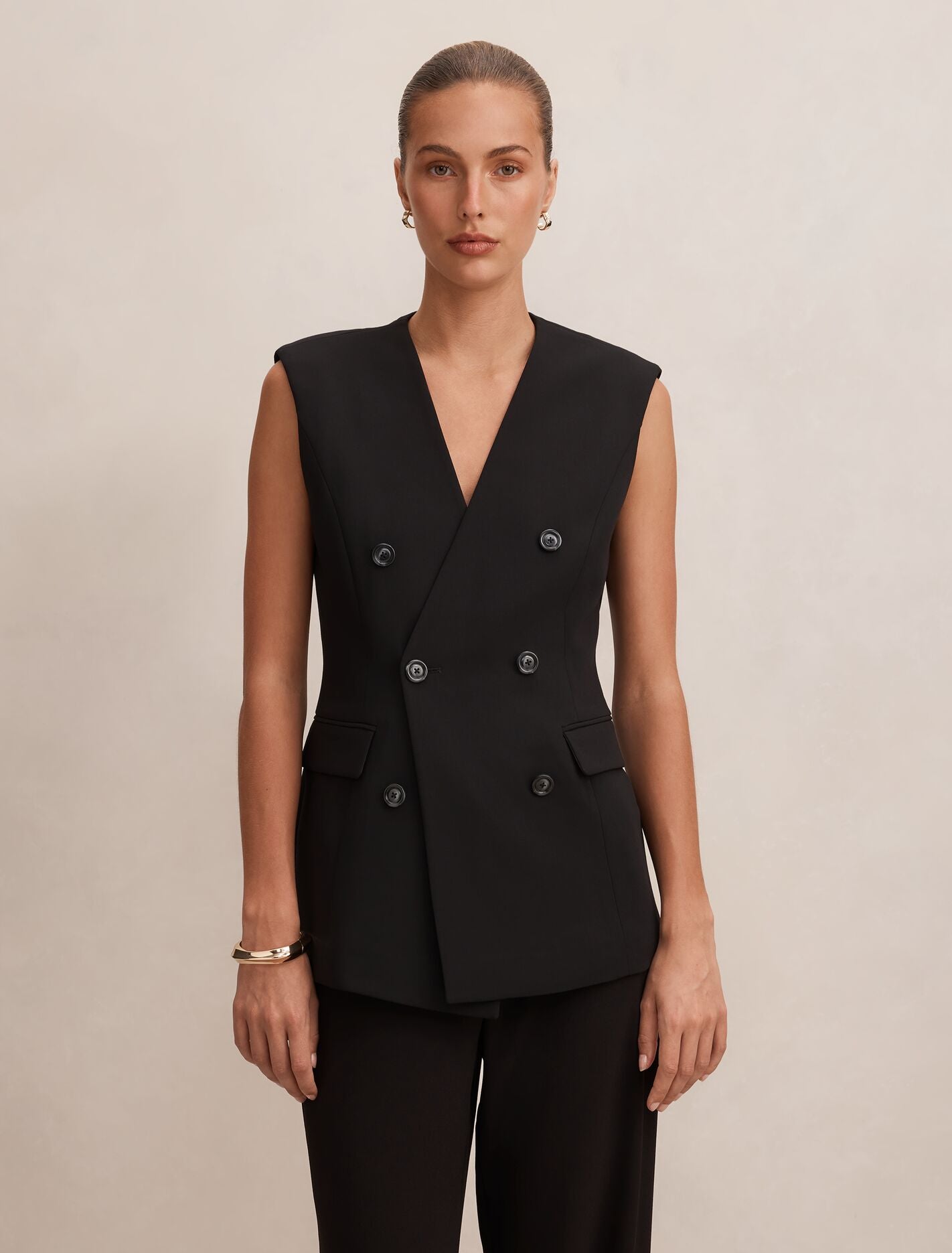 Myra Sleeveless Blazer Black | Forever New