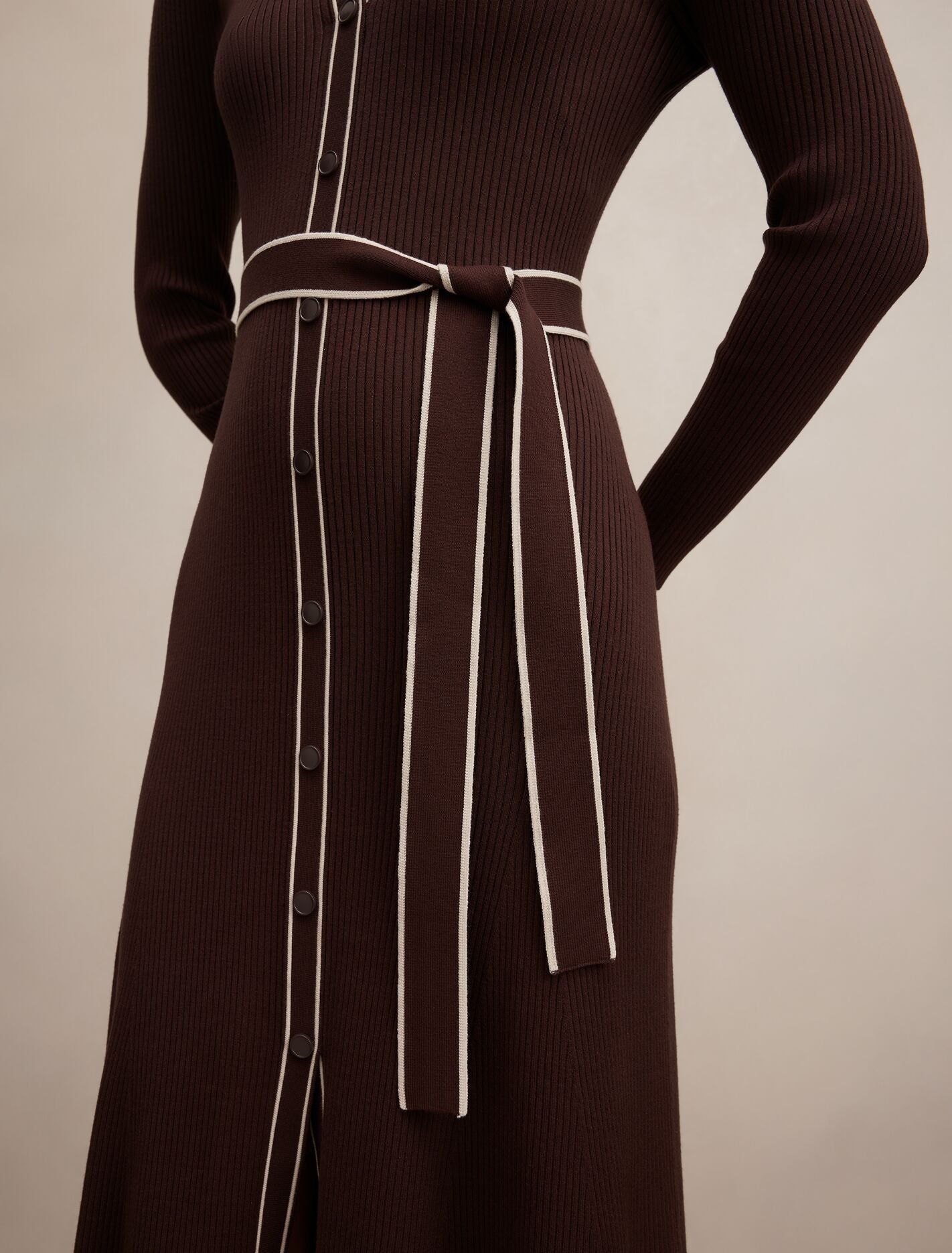 Maisy Collared Midi Dress Forever New