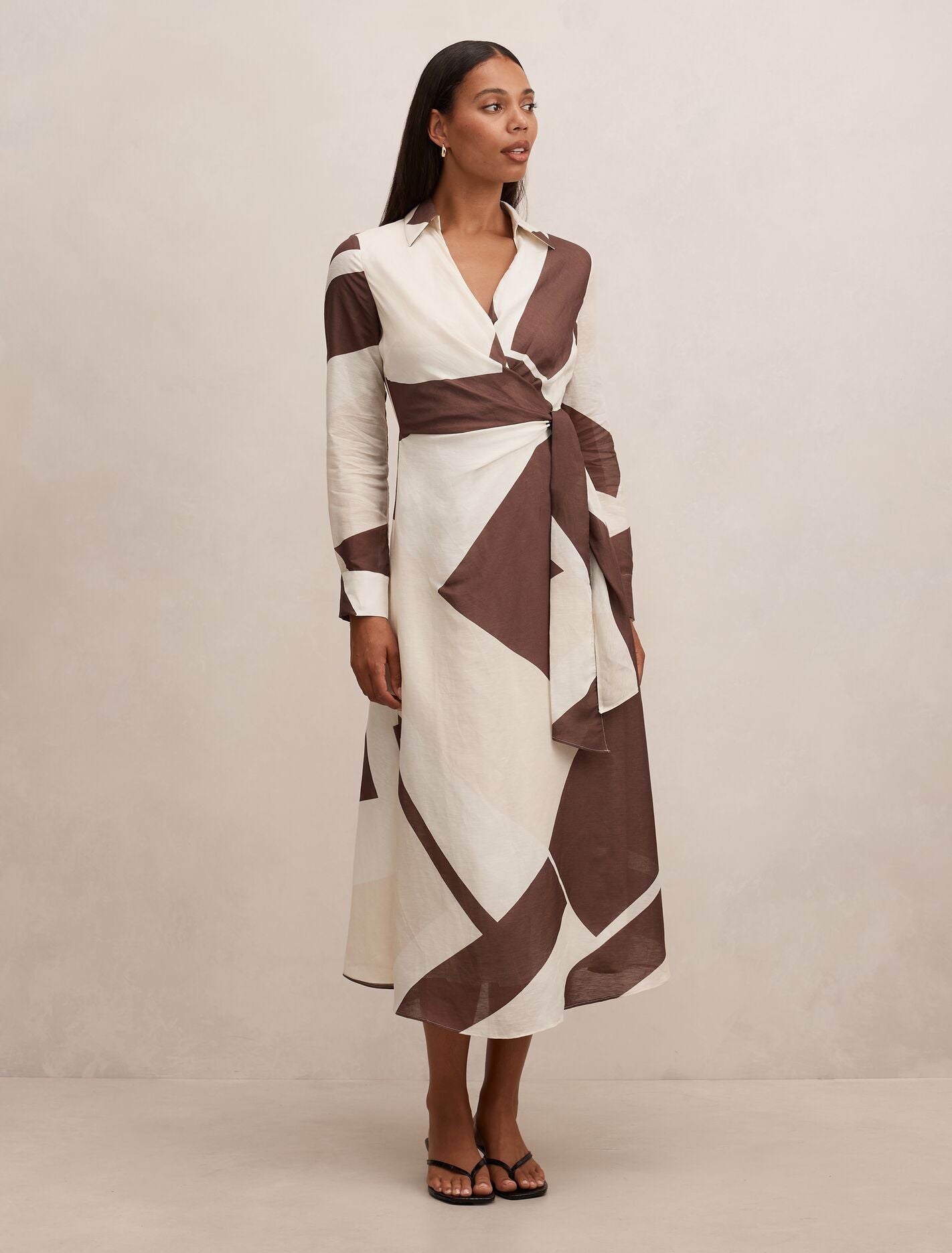Angelina Long Sleeve Tie Midi Dress Driftwood Geo | Forever New