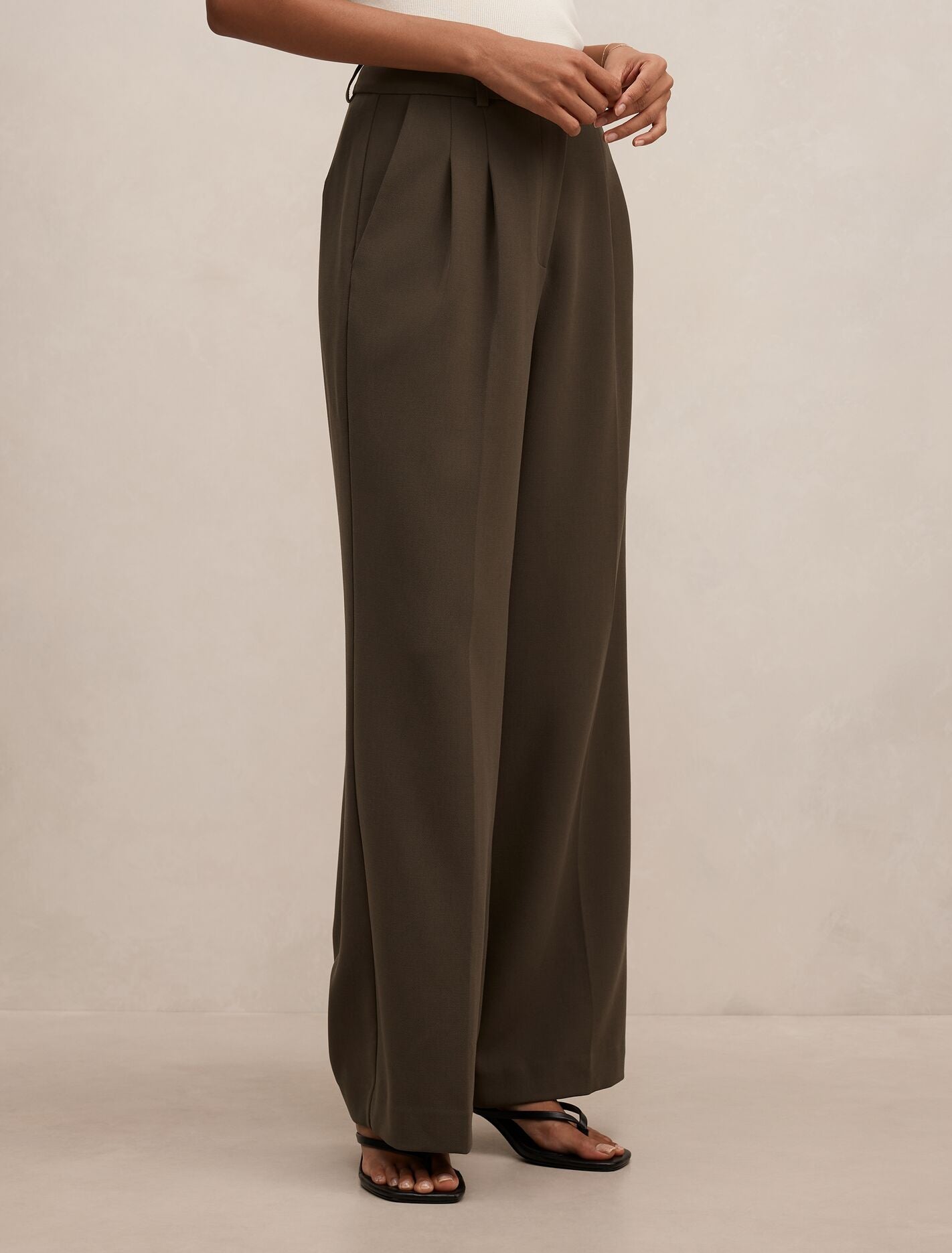 Eva Petite Pleat Wide Leg Pants Forever New