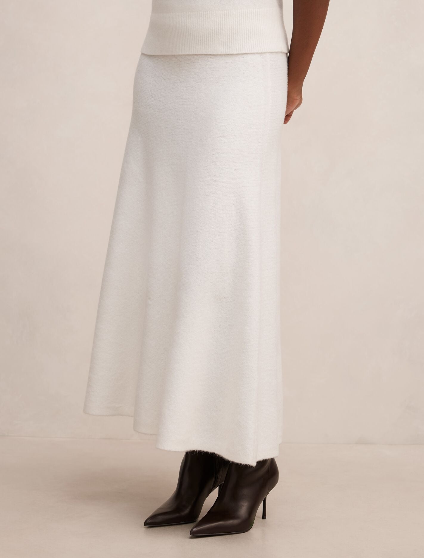 Elliotte Petite Knit Midi Skirt Forever New