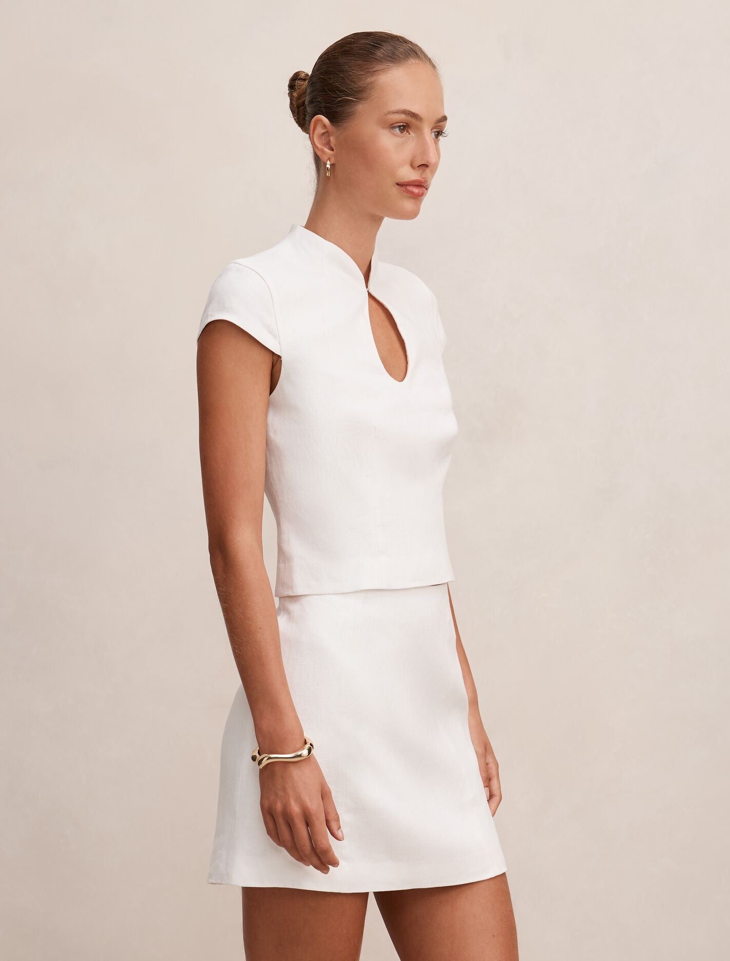 Ayla Keyhole Linen Top Forever New