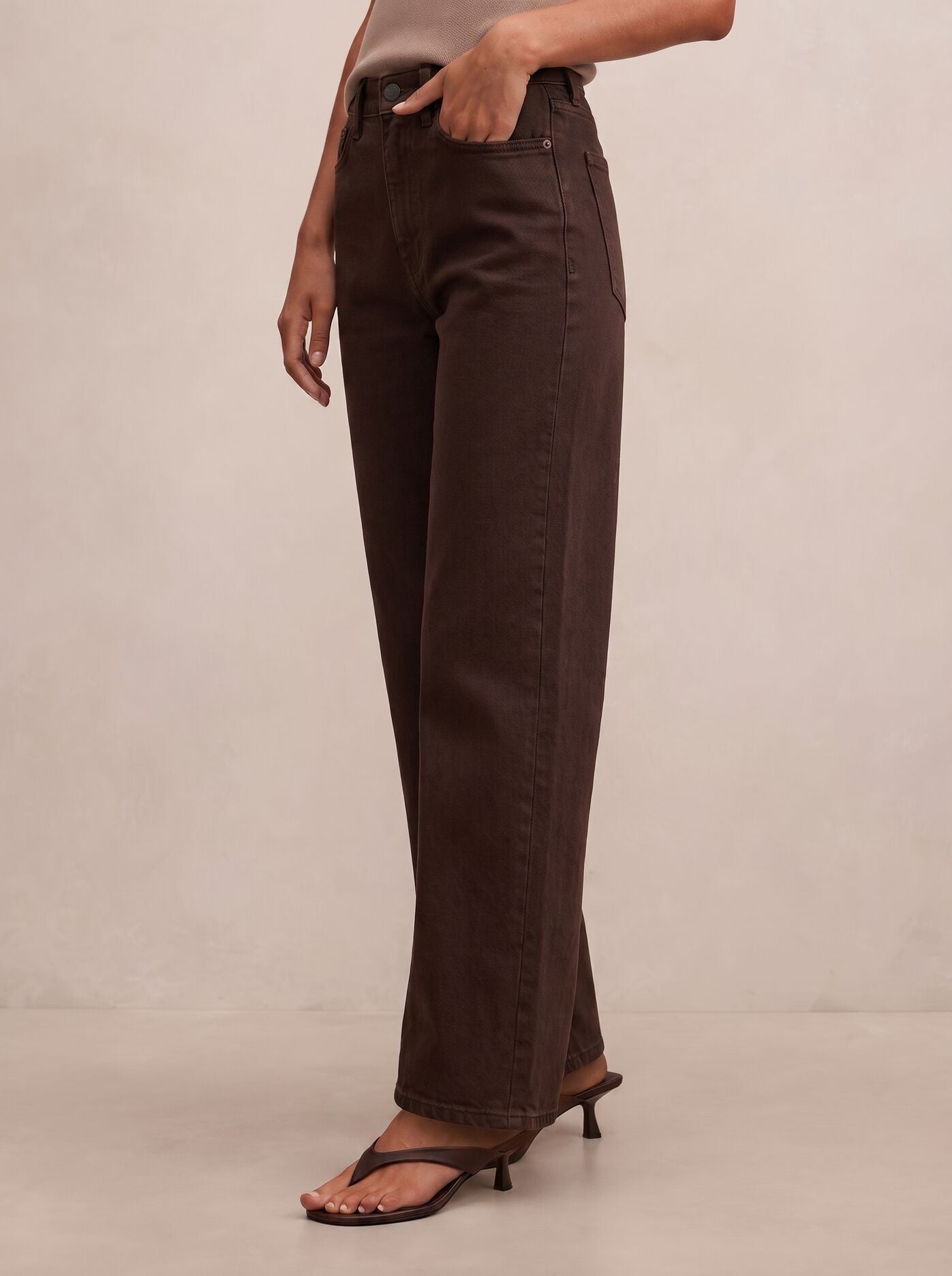 Nicki Mid-Rise Straight Jeans Forever New