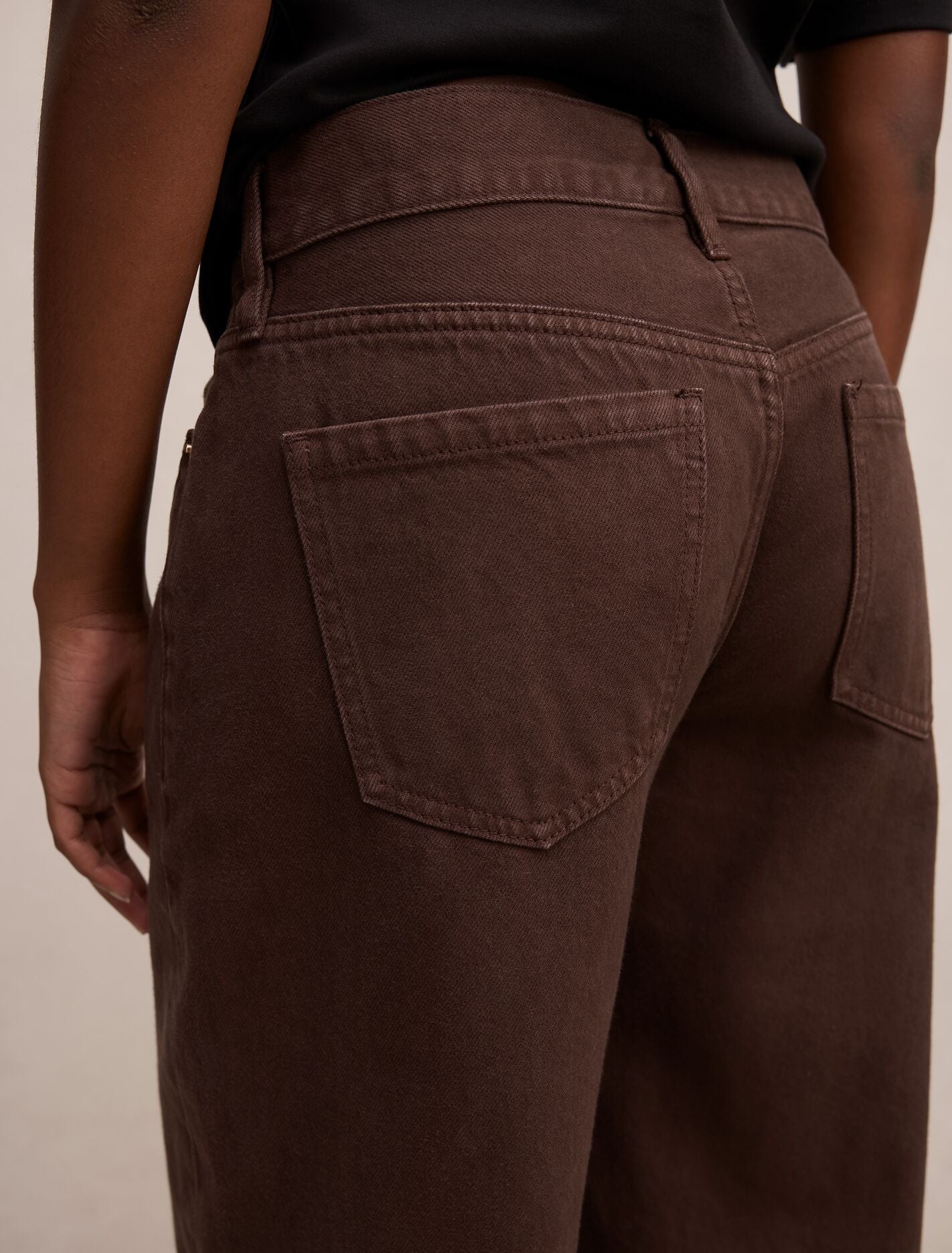 Emma Petite Mid Rise Barrel Jeans Forever New