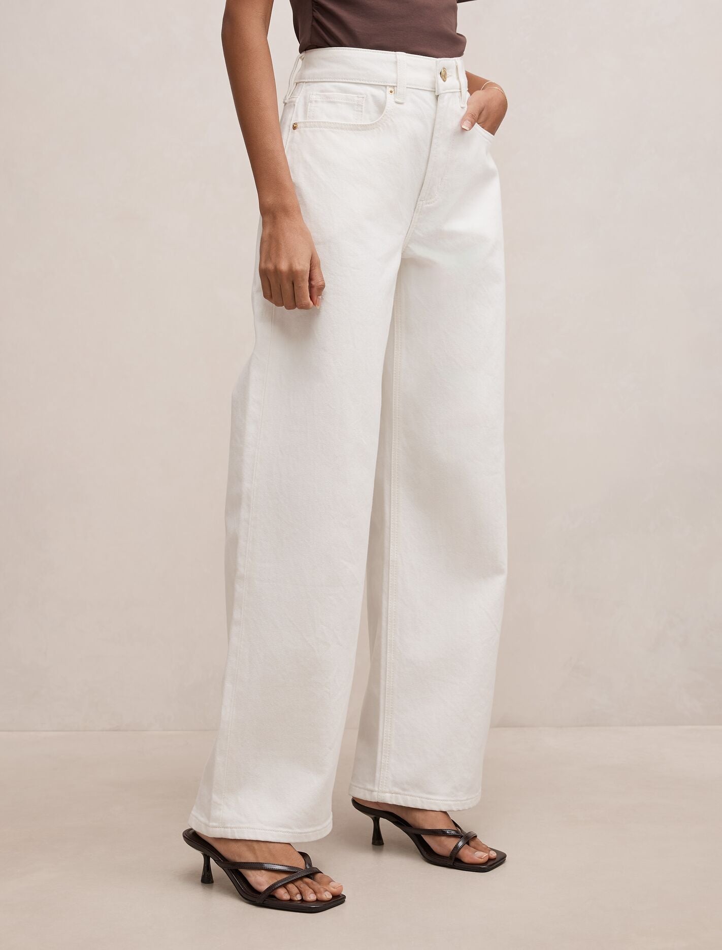 Nicki Petite Mid Rise Straight Jeans Forever New