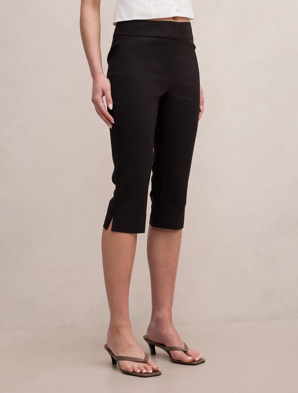 Alex Knee Length Capri Pants Forever New