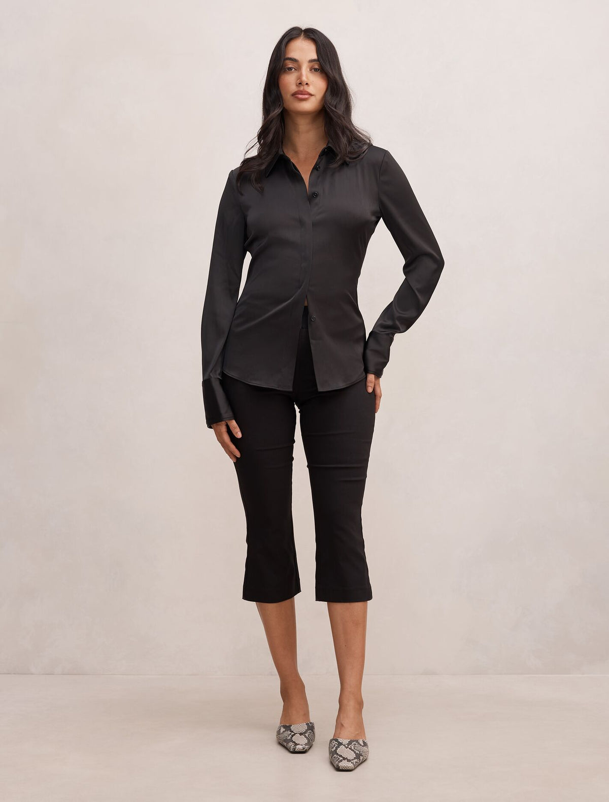 Alexis Flared Hem Capri Pants Forever New