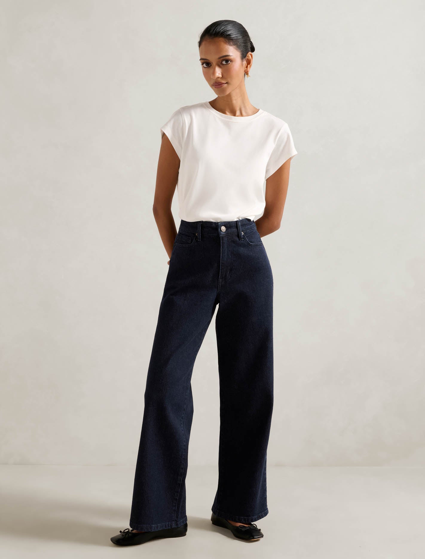 Skylar Petite Straight Leg Jeans Forever New