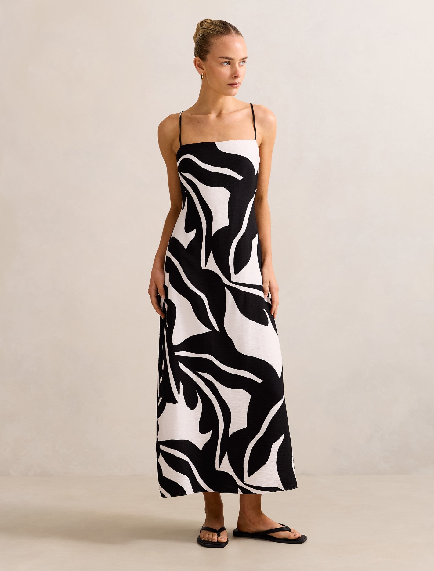 Anella Textured Tie Back Maxi Dress Forever New