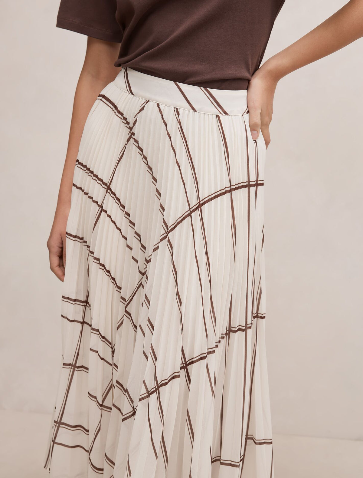 Aurora Pleated Skirt Forever New