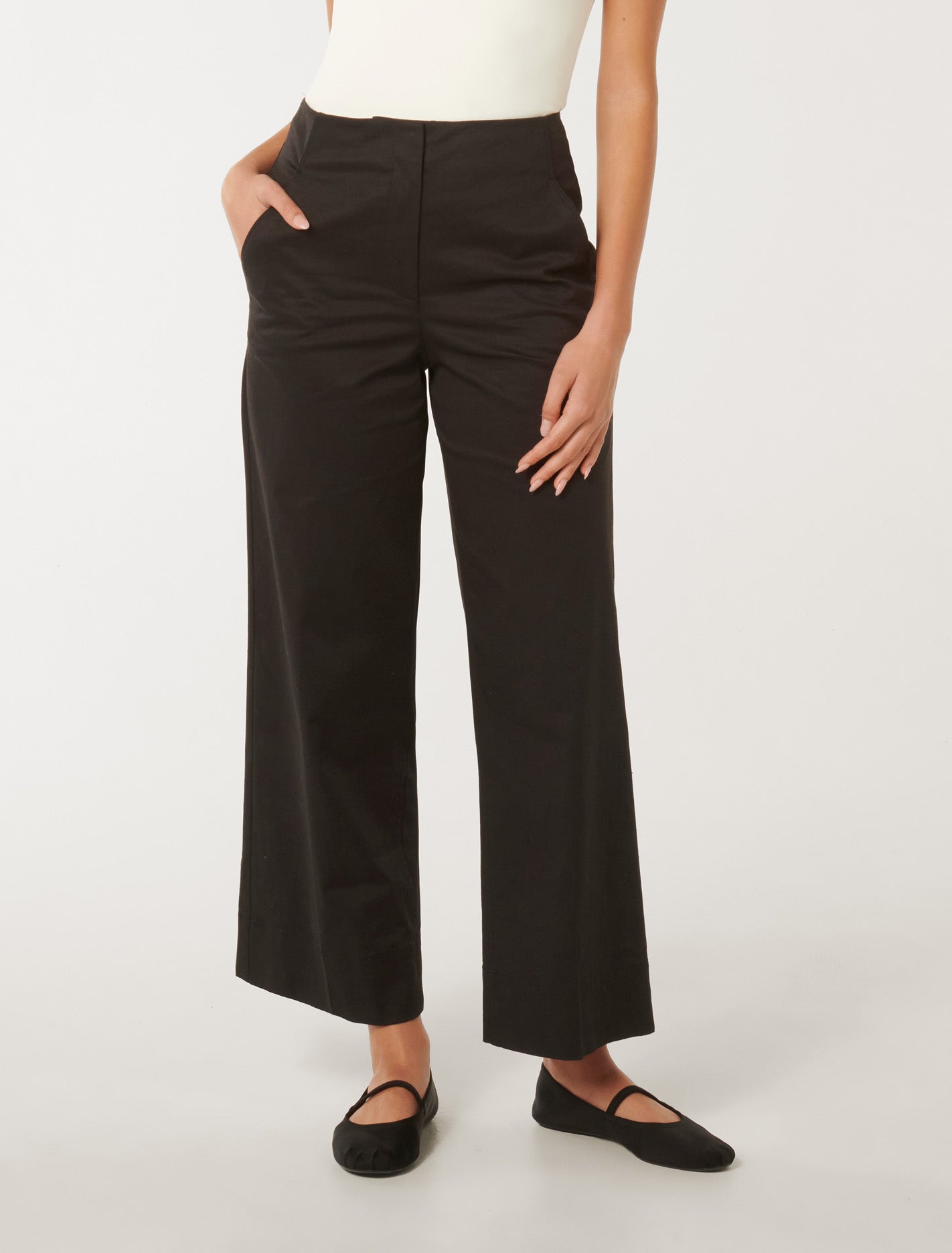 Cassandra Cropped Straight Pants Black | Forever New