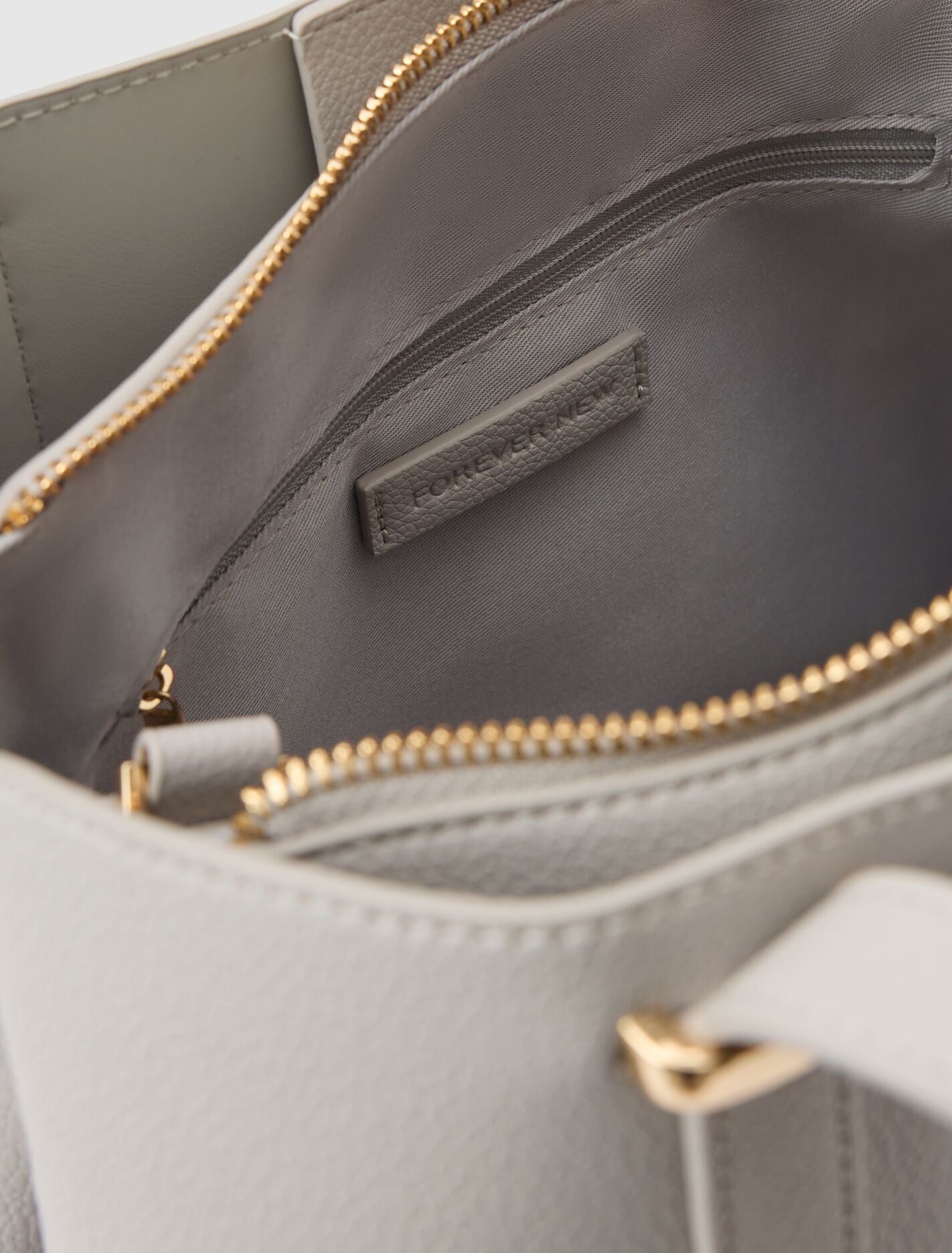 Casey Soft Tote Bag Forever New