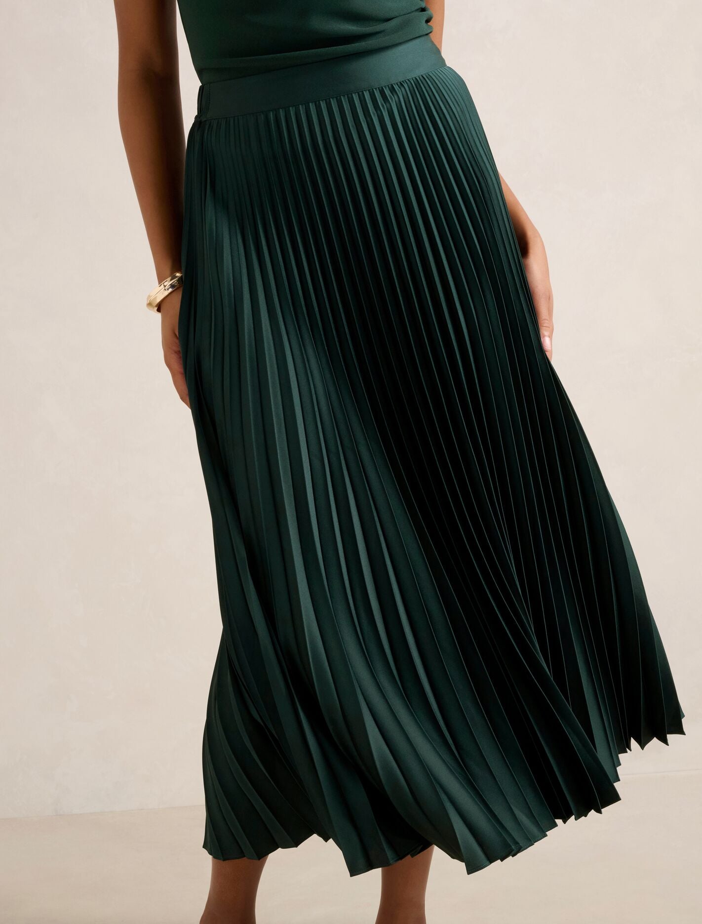 Estelle Satin Pleated Midi Skirt Forever New