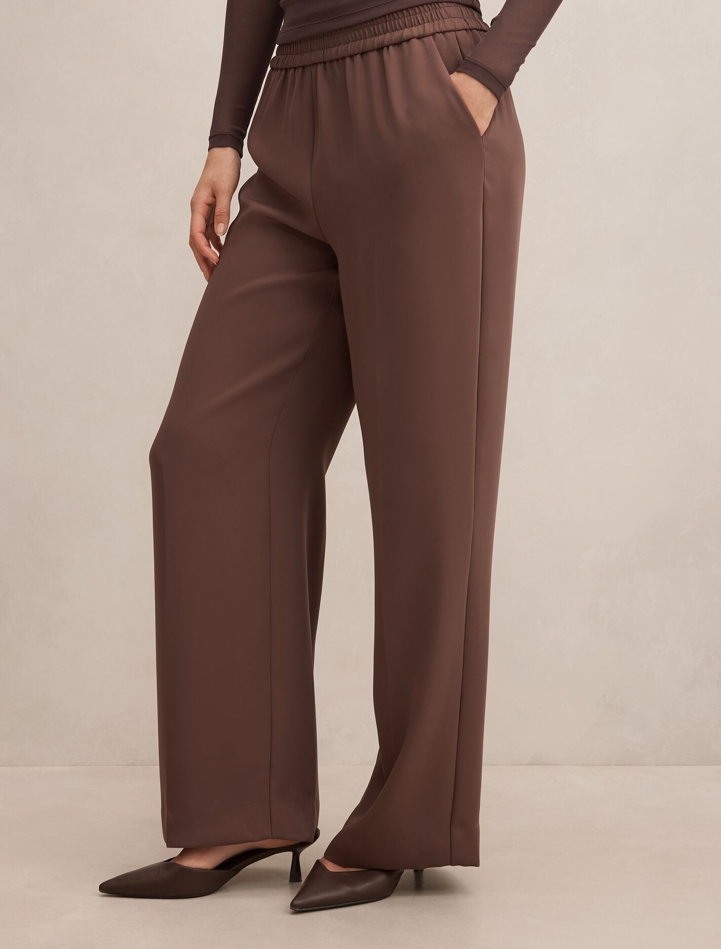Enya Elastic Wide Leg Pants Espresso Set | Forever New