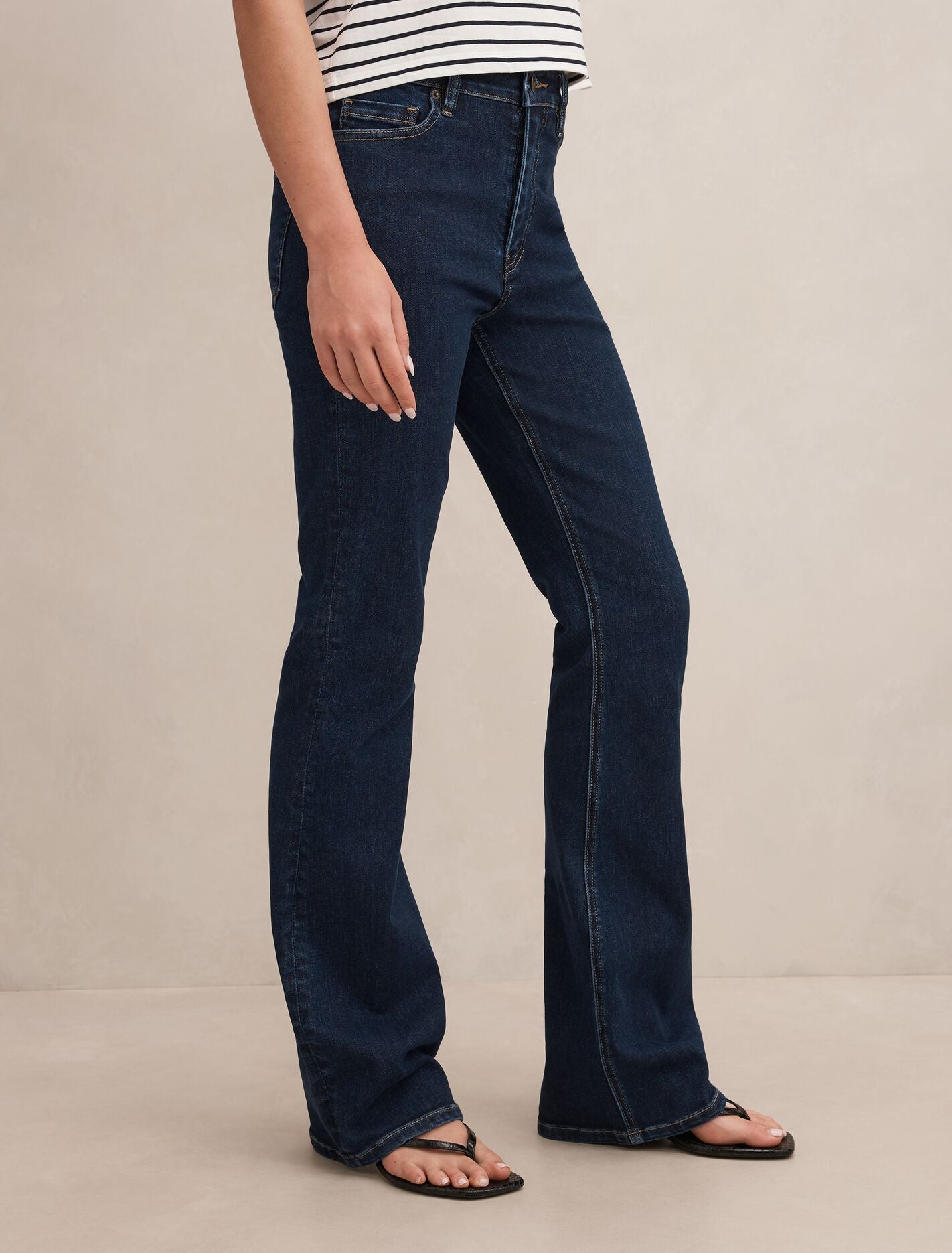 Jessie Slim Flare Jeans Forever New