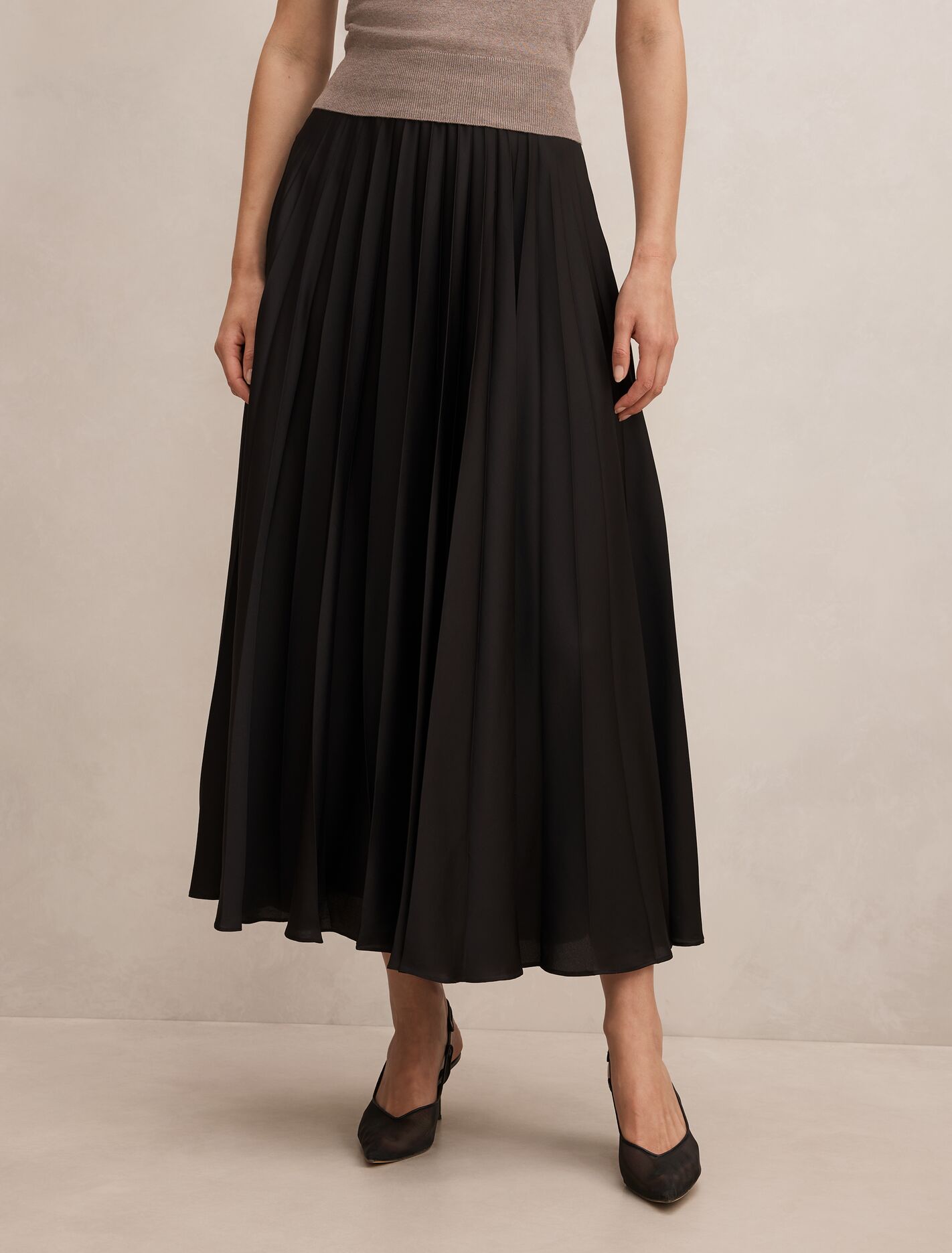 Delphine Pleated Midaxi Skirt Black Forever New