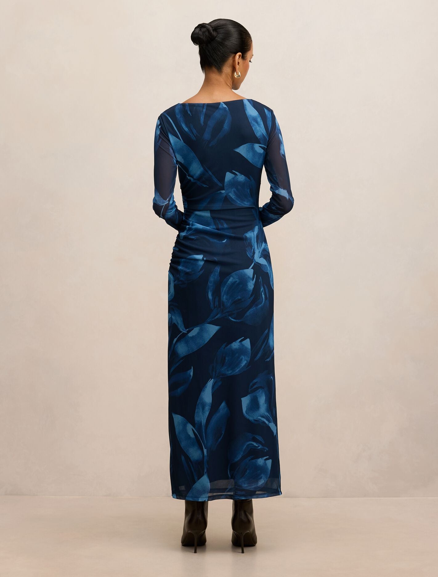 Alannah Petite Printed Midi Dress Forever New