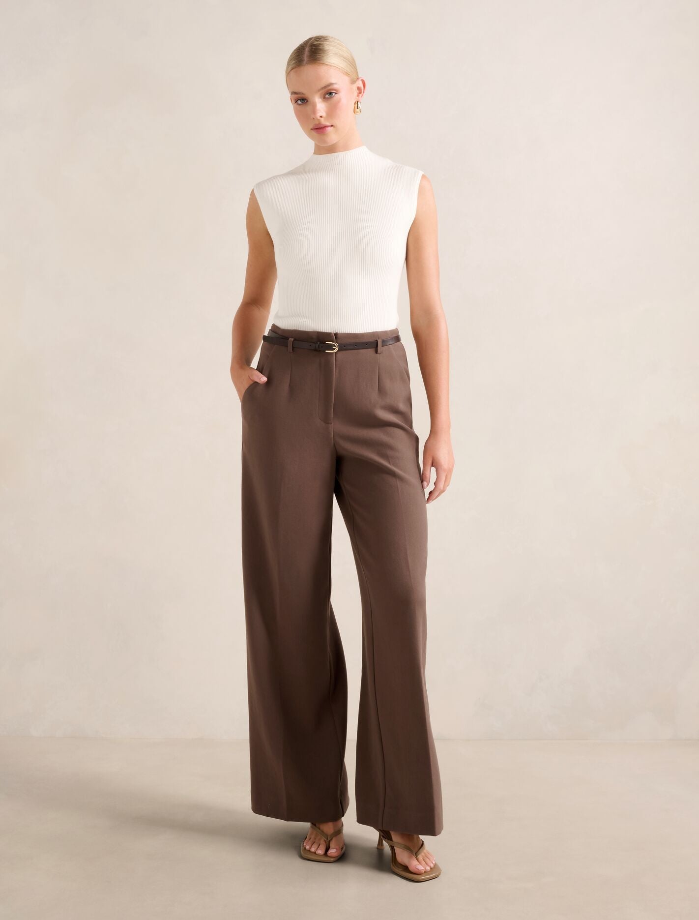 Kallie Extended Shoulder Rib Top