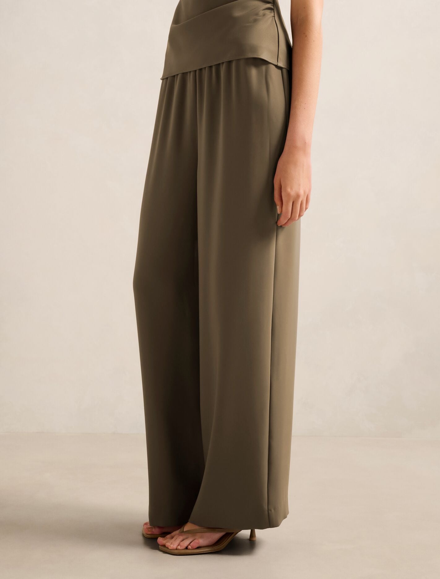 Evelyn Elastic Wide Leg Pants Forever New
