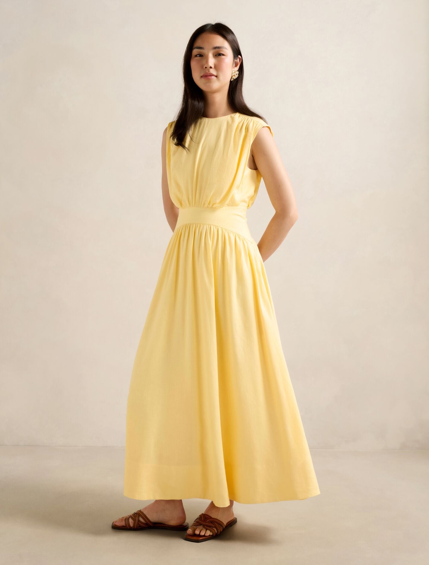 Isobel Tapered Waist Linen Midi Dress Forever New