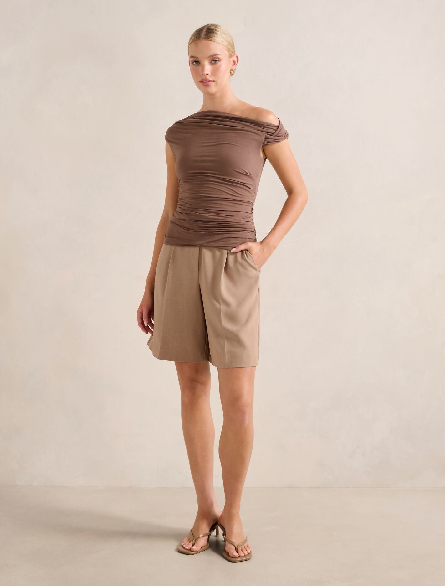 Rylee Tipped Shoulder Top Forever New