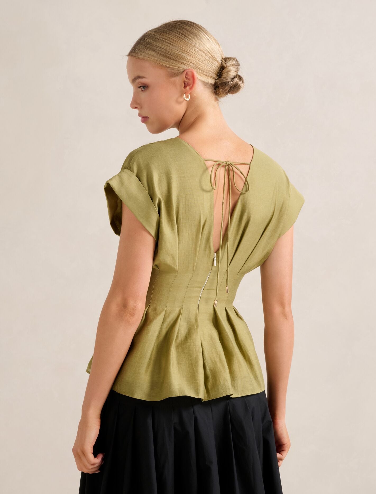 Vanessa V Neck Top Forever New