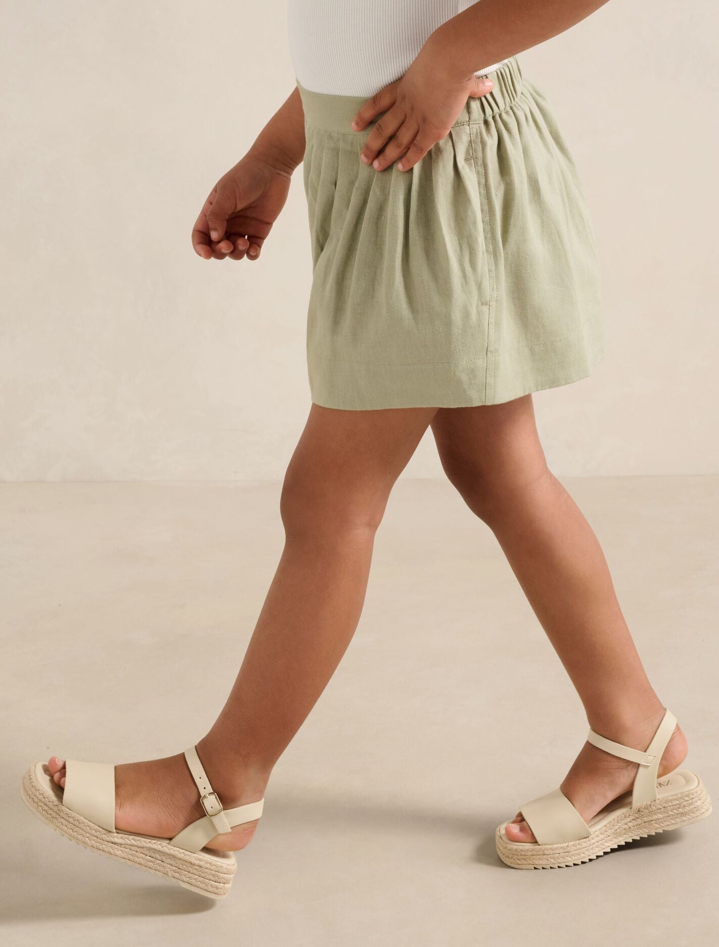 Eveline Pleated Girls Short Khaki Green | Forever New