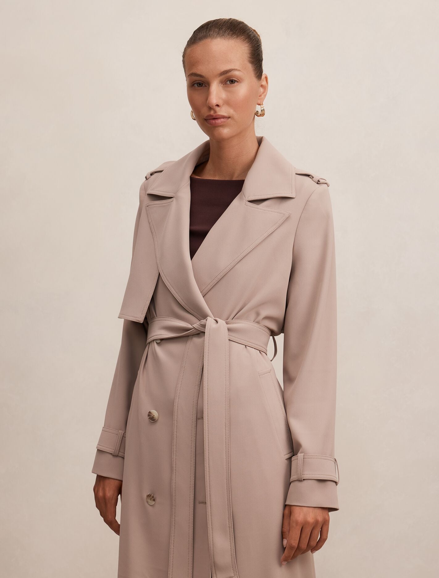 『今がチャンス！』Beaver Double-faced Trench Ivy Belted Trench Coat Chocolate | Forever New