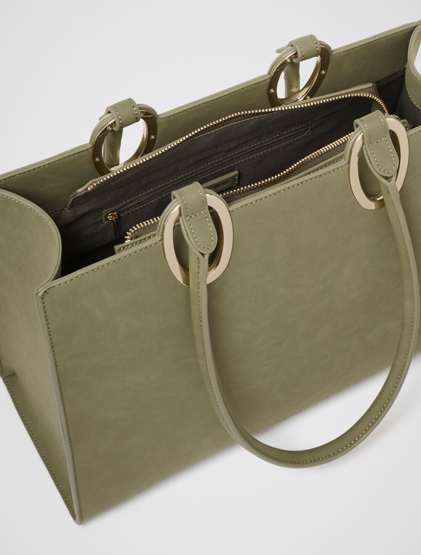 Sammi Oval Hardware Shoulder Tote Bag Olive | Forever New
