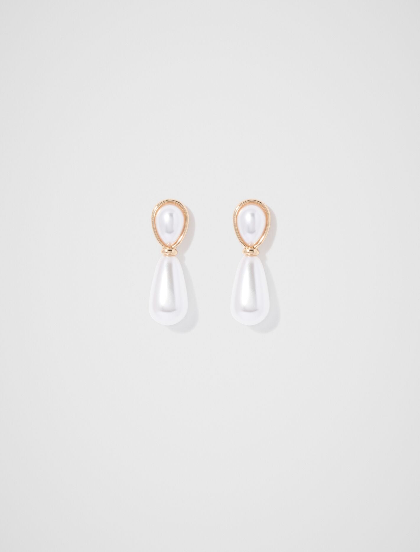 Margot Pearl Teardrop Earrings