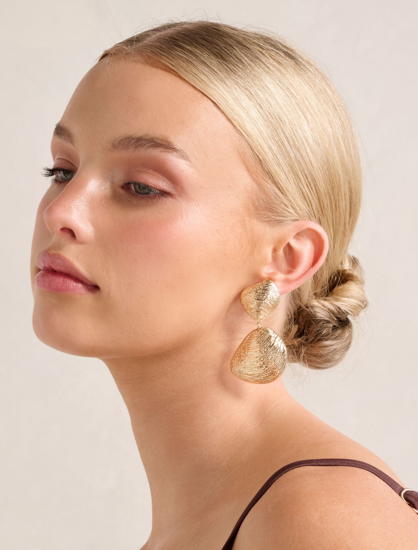 Signature Lillian Shell Earrings 0 Gold Forever New