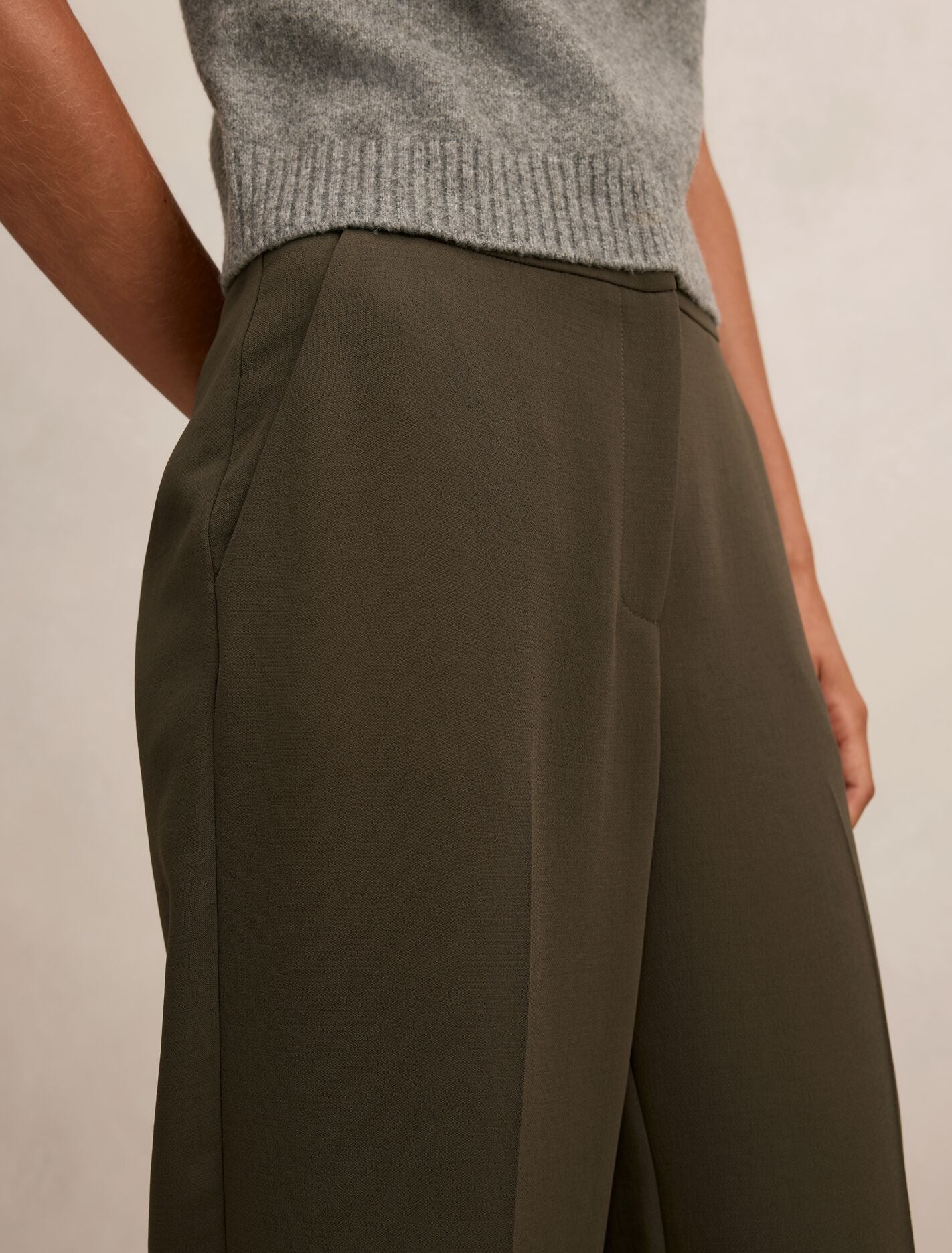 Dani Straight Leg Pants Forever New