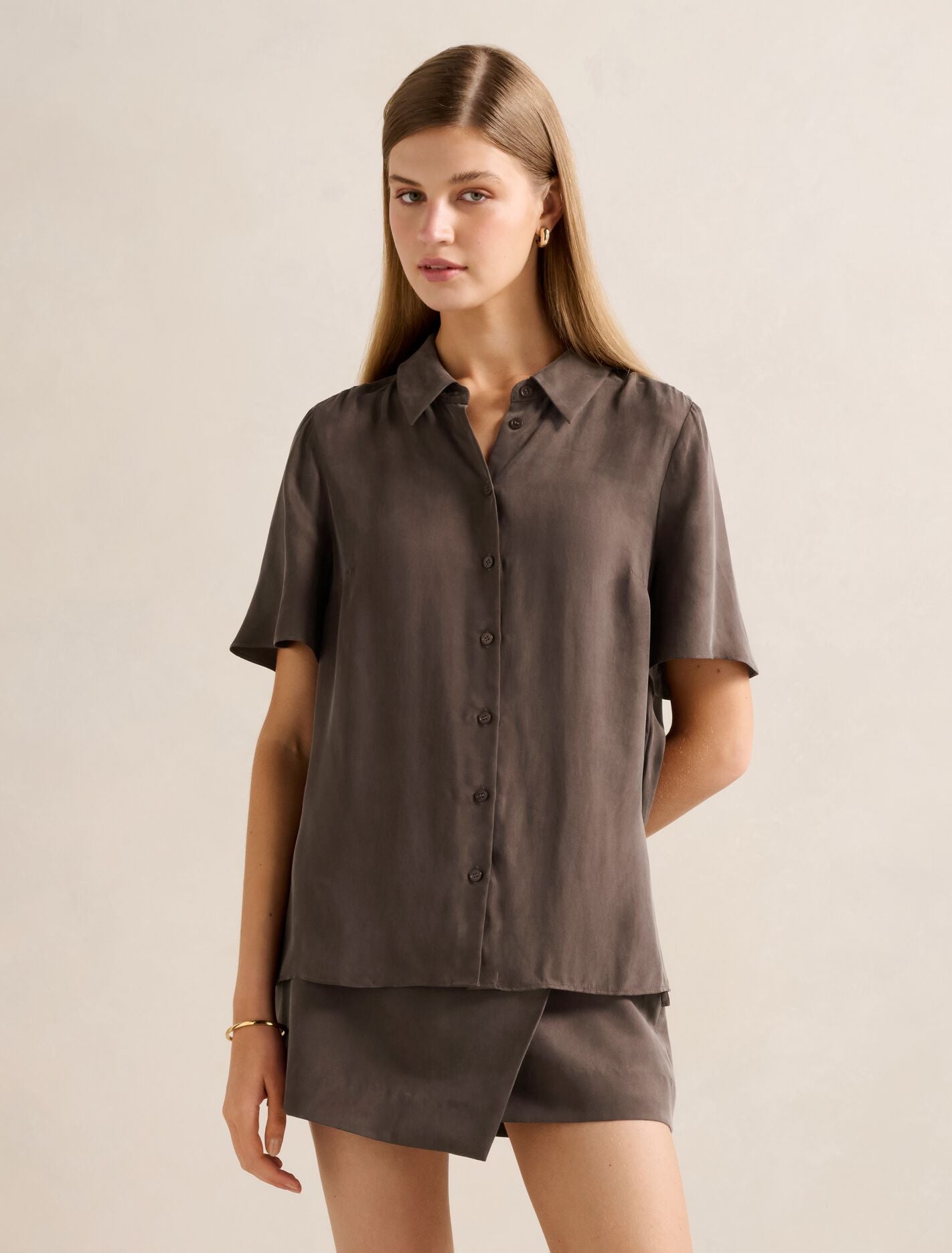 Allegra Cupro Shirt Chocolate Co-Ord A | Forever New