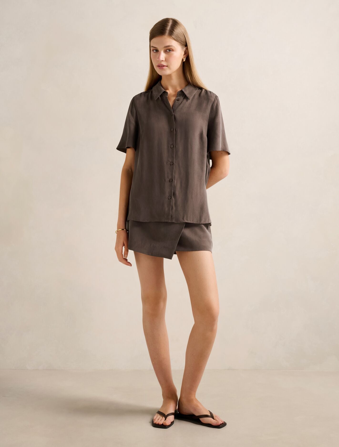 Allegra Cupro Shirt Chocolate Co-Ord A | Forever New