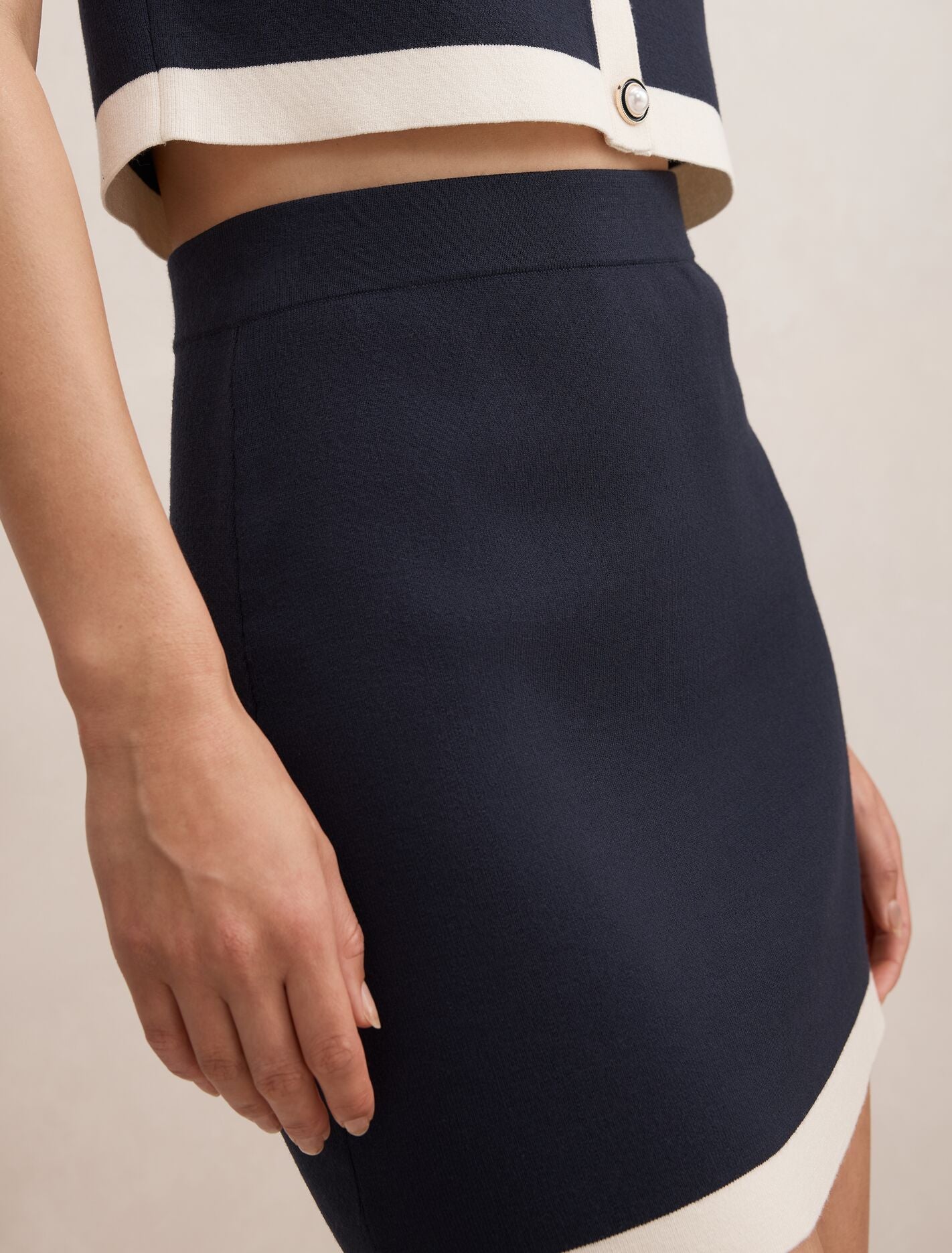 CAVORI Furin Skirt ブラック M Farah Knitted Mini Skirt Navy/White Co Ord | Forever New