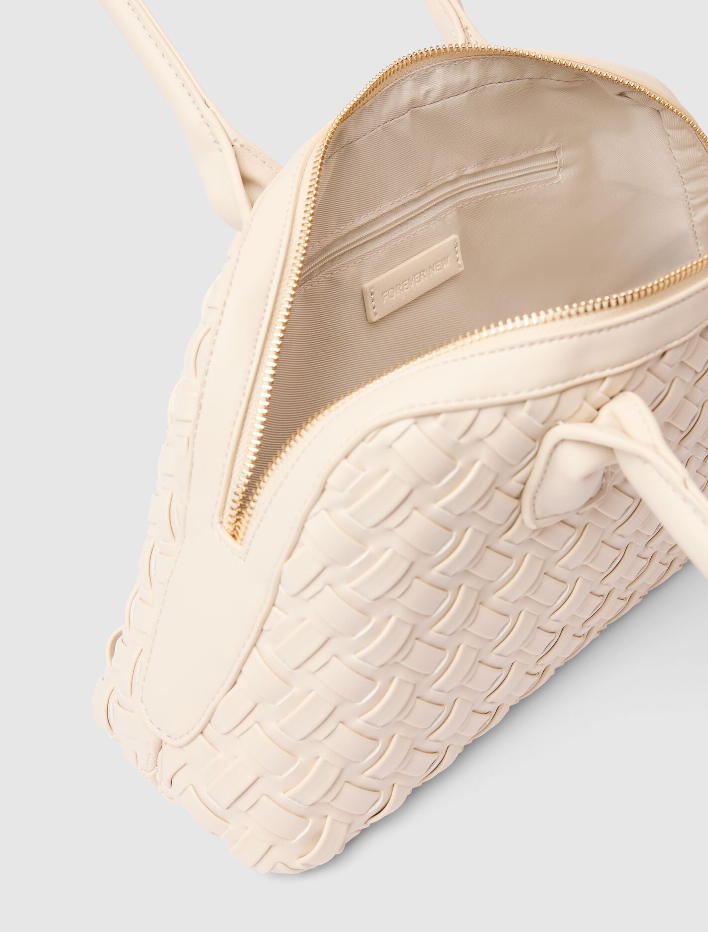 Kendra Weave Kettle Bag Forever New