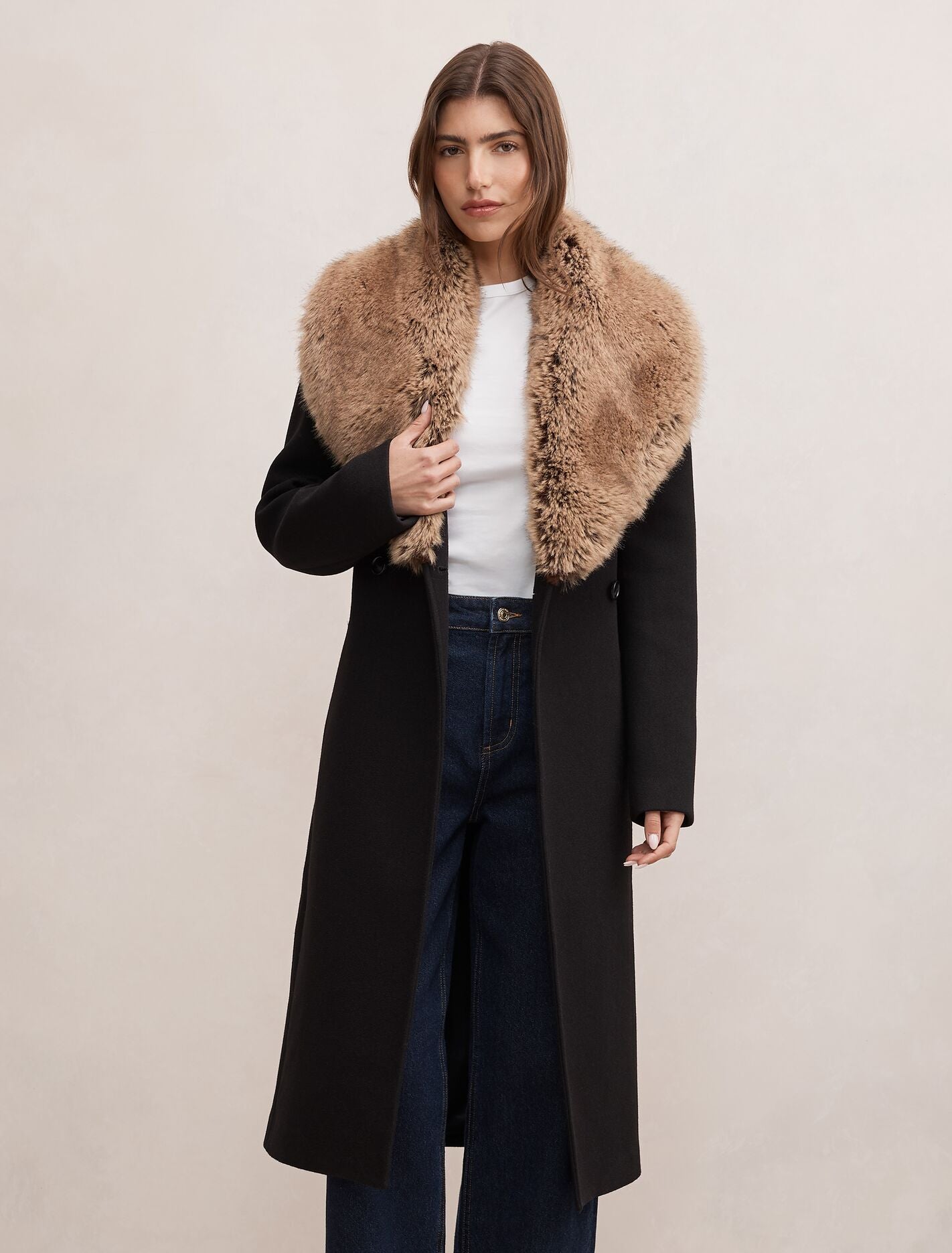 エピヌ feminine fur collar long coat ツイード Shelby Faux Fur Collar Coat Black/Camel | Forever New