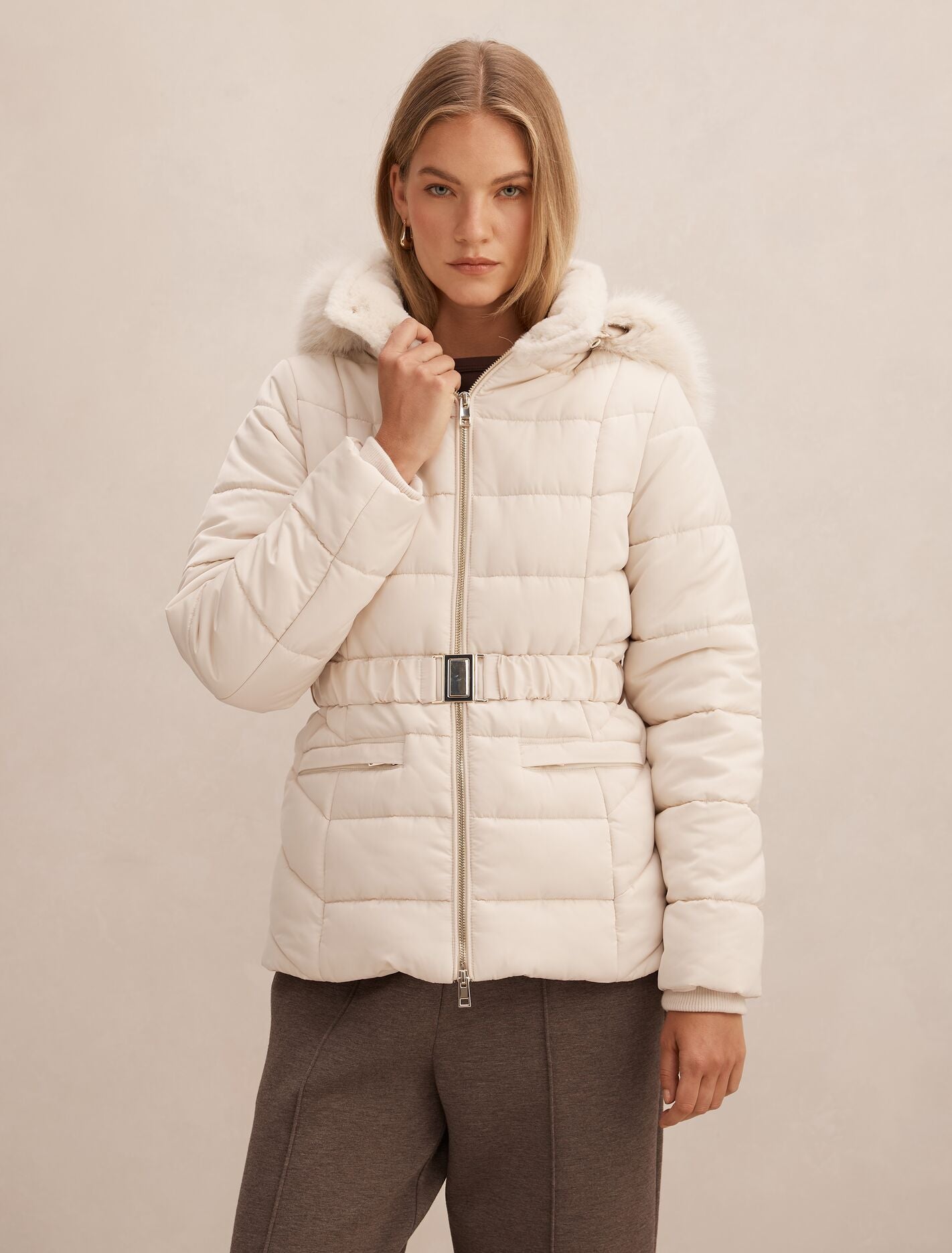 Macey Short Puffer Jacket Cream Forever New
