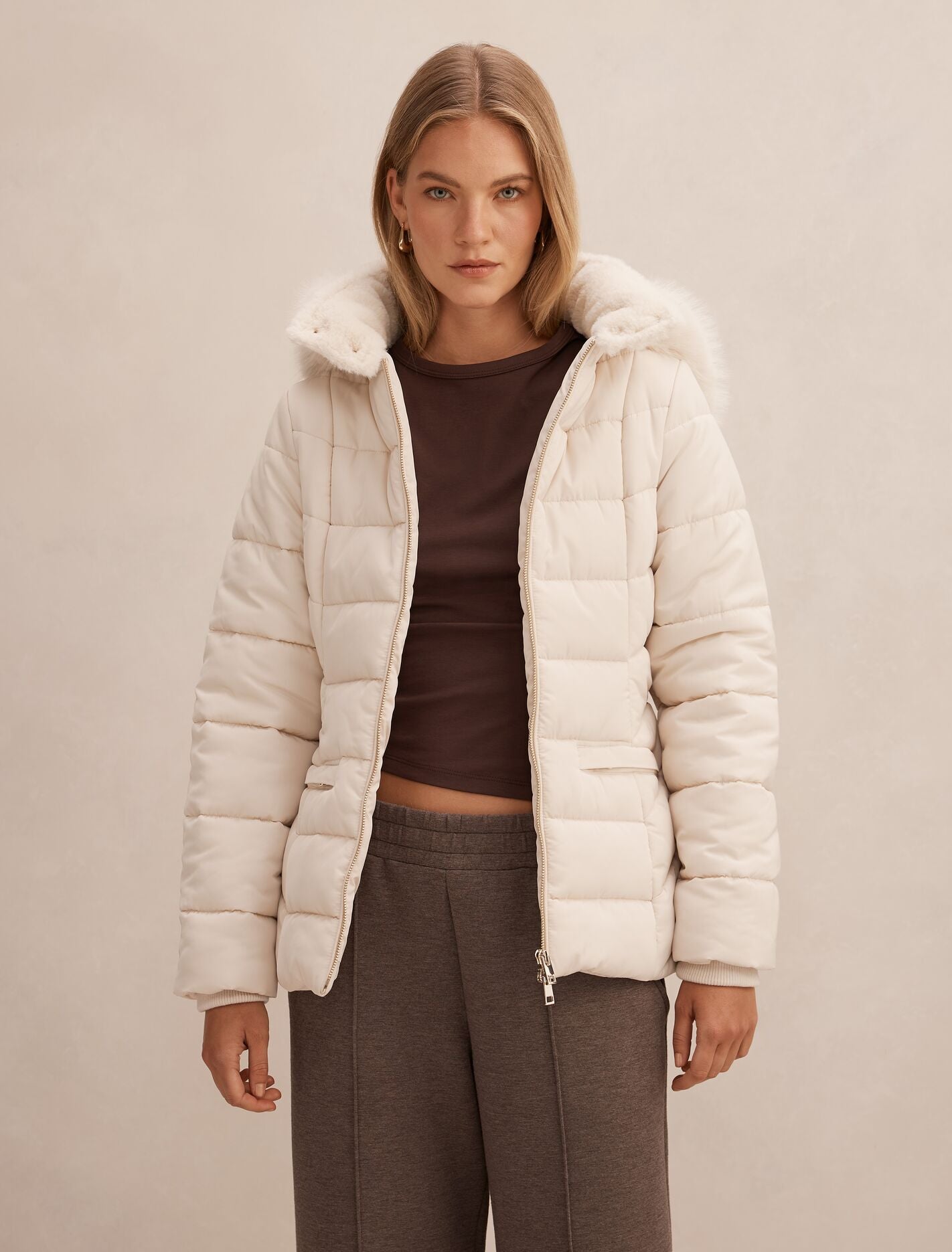 Macey Short Puffer Jacket Cream | Forever New