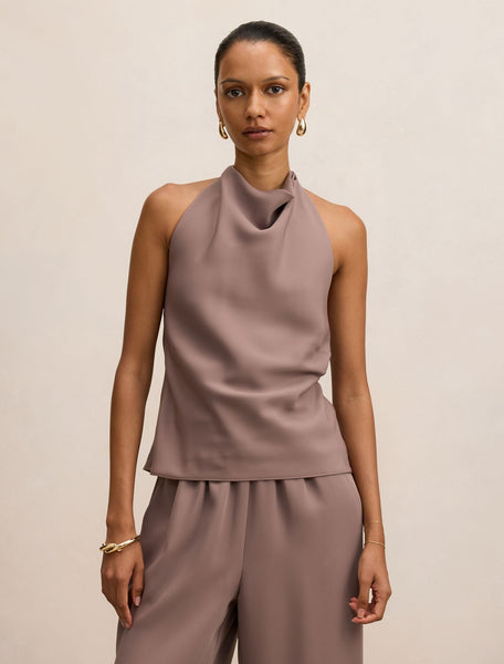 最終価格【yo BIOTOP】rayon bare halter neck Evelyn Petite Halter Backless Top Deep Taupe | Forever New