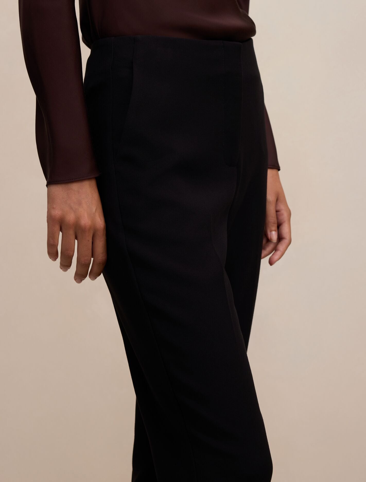 Jemima Tapered Pants Black | Forever New