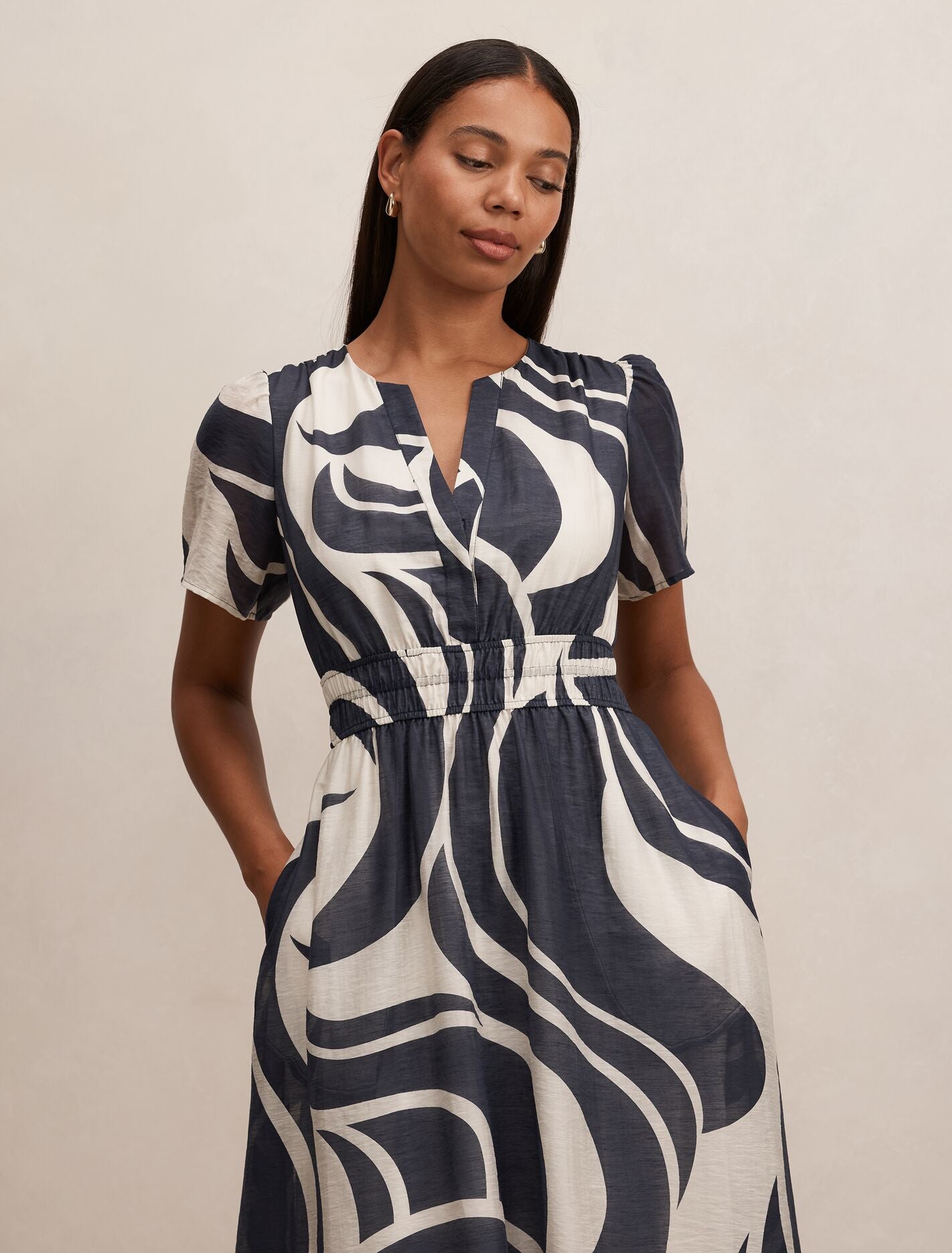 Eleanor Short Sleeve Midi Dress Forever New