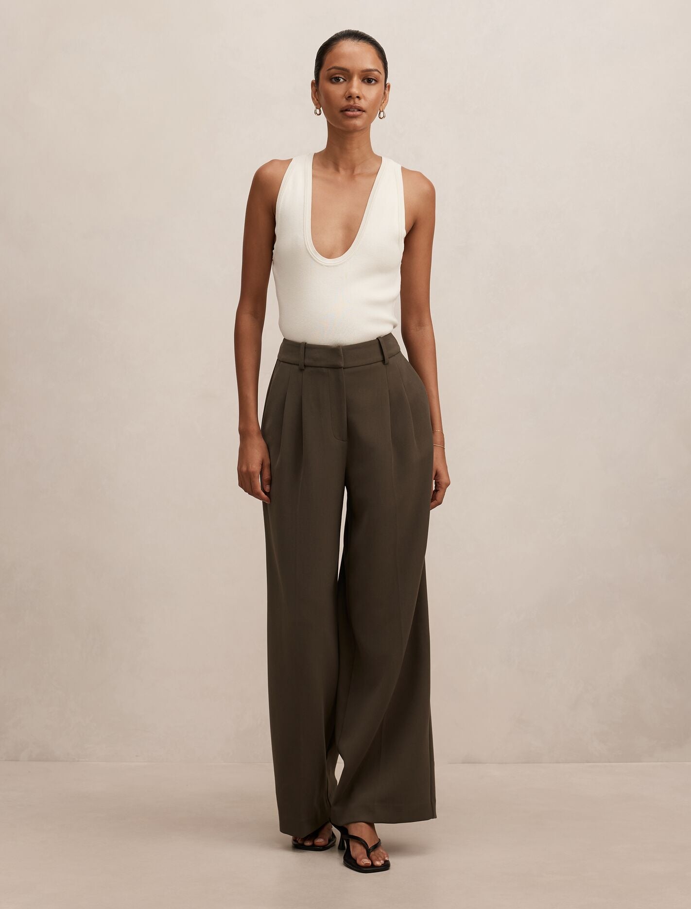 Eva Petite Pleat Wide Leg Pants Olive Night | Forever New