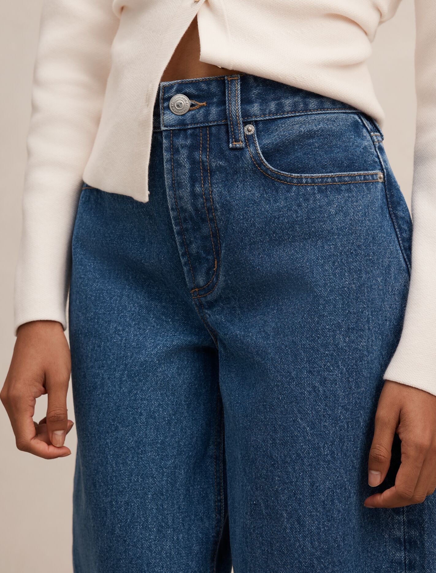 Emma Petite Mid Rise Barrel Jeans Forever New